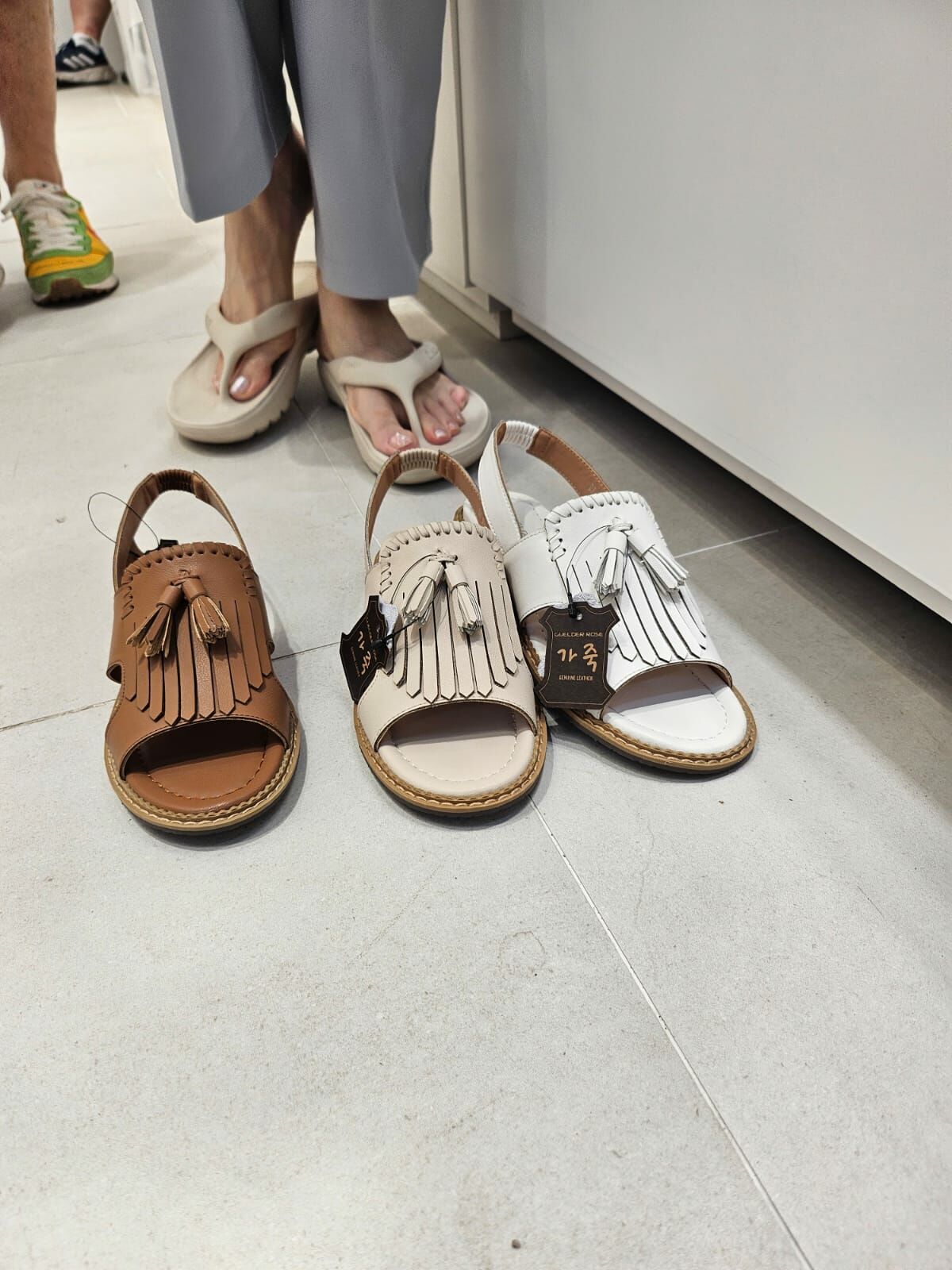 SC2758 真皮流蘇涼鞋 (足碼)