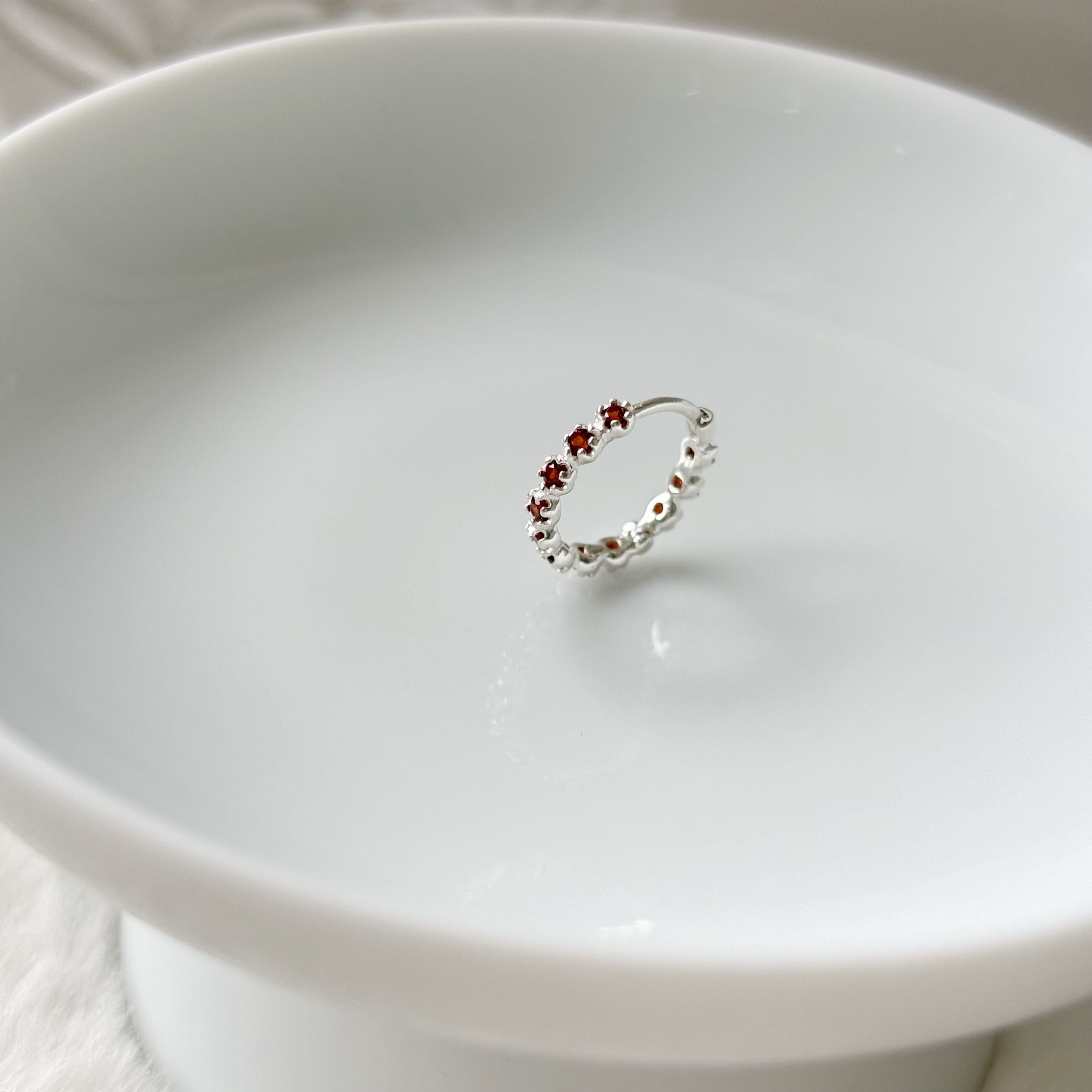 整圈小花石榴石耳圈