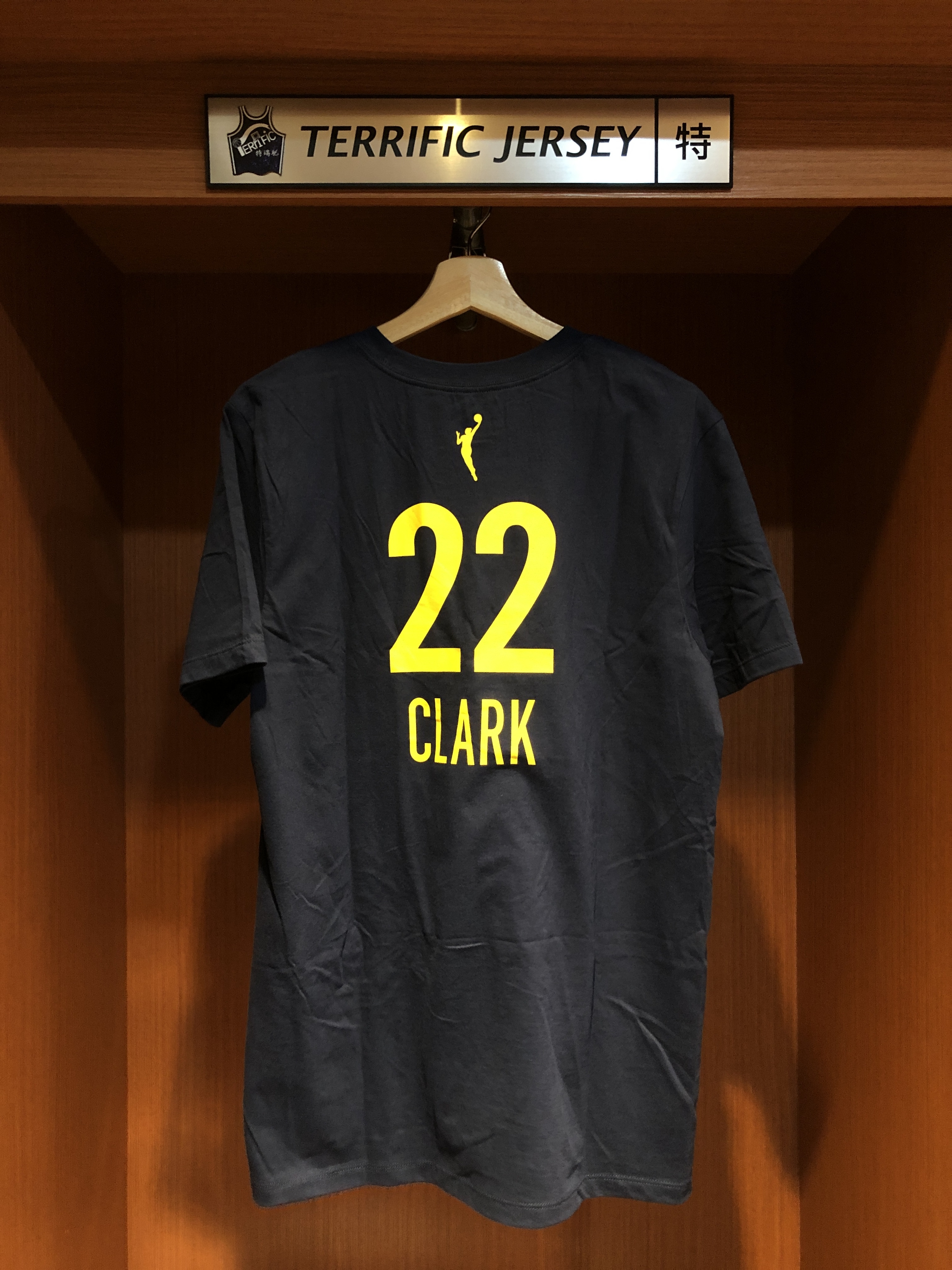 WNBA短袖 Caitlin Clark 印第安納狂熱深藍 Nike Player Name Tee 棉質 短袖 全新