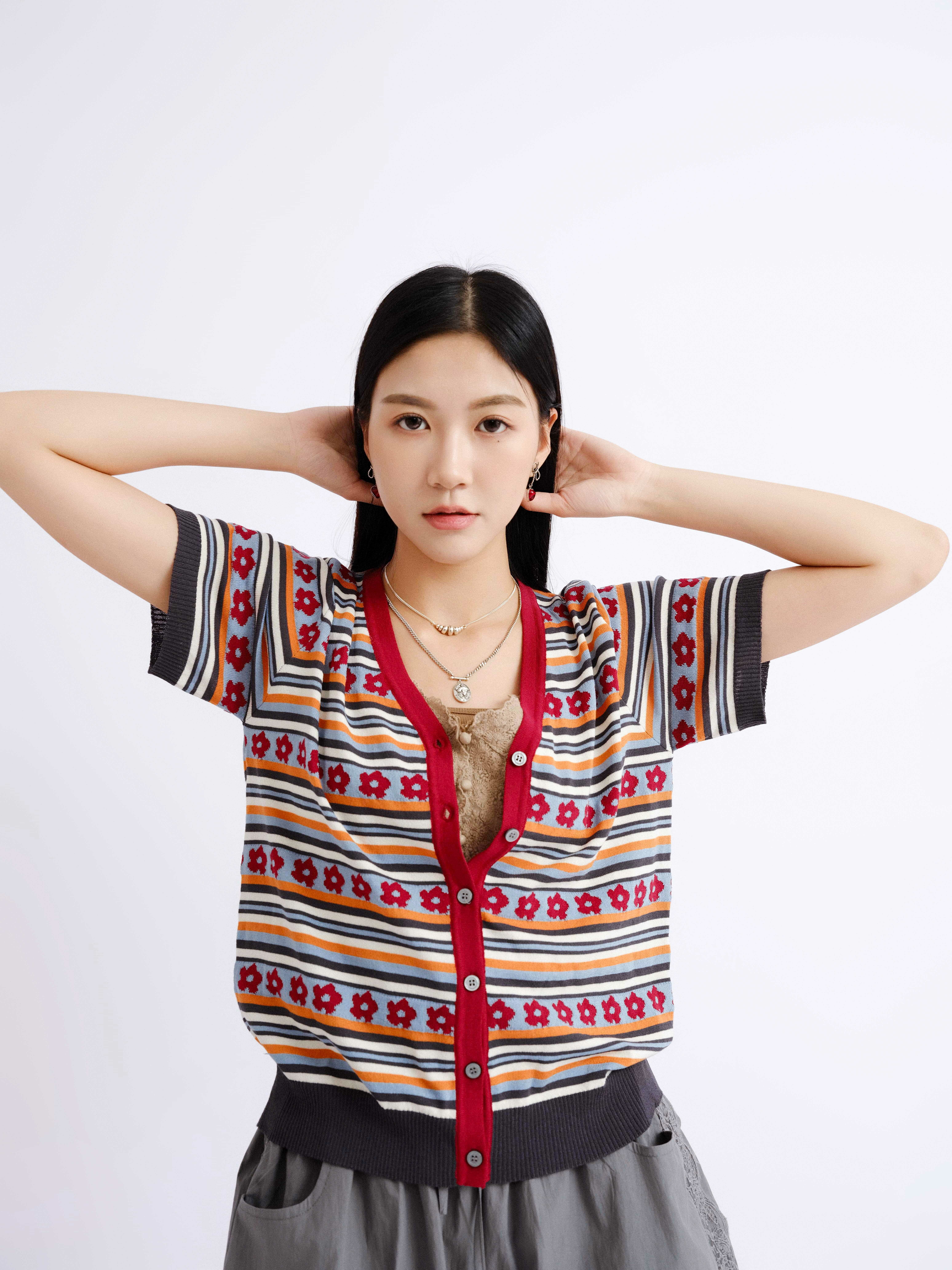 花花彩色間短袖針織cardigan (現貨款式）