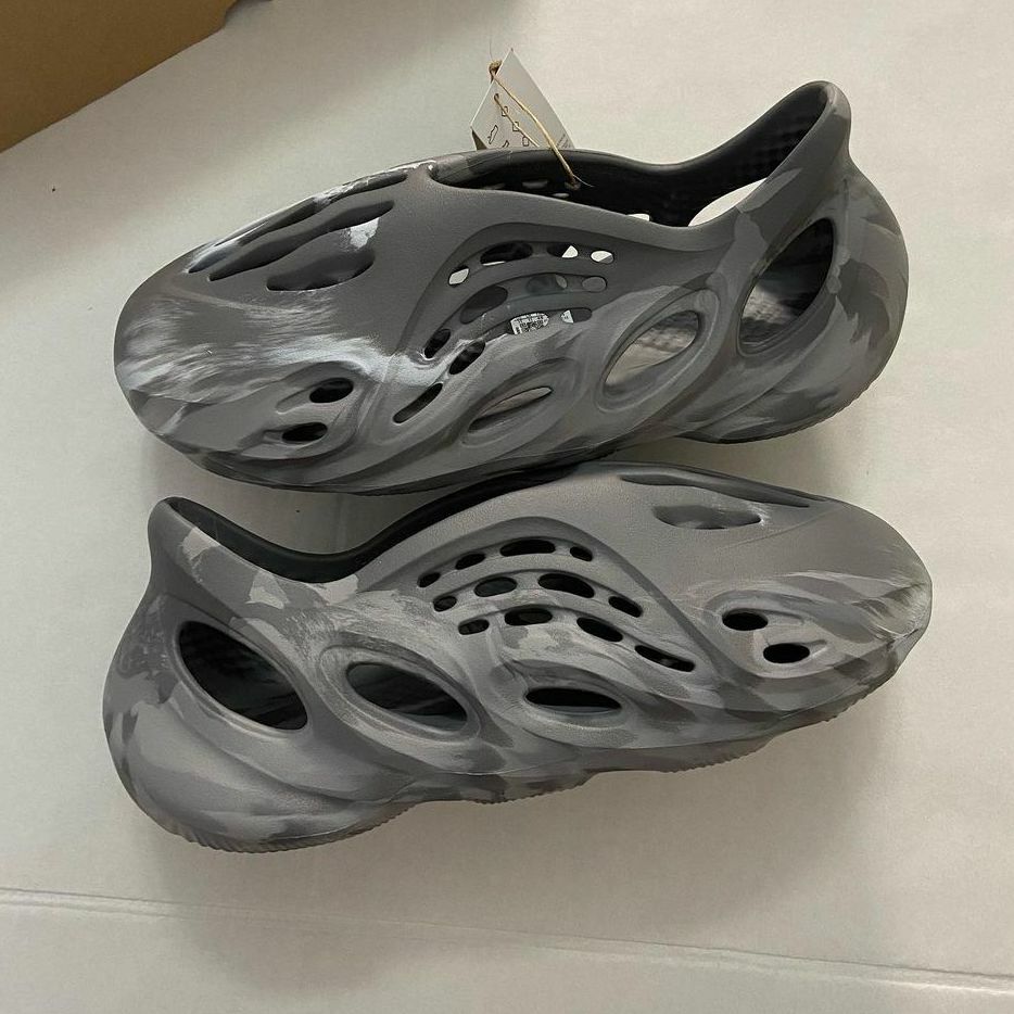 ADIDAS YEEZY FOAM RUNNER MX GRANITE 水泥灰 黑灰 渲染 洞洞鞋 防水拖 拖鞋 男鞋 IE4931 / 預購