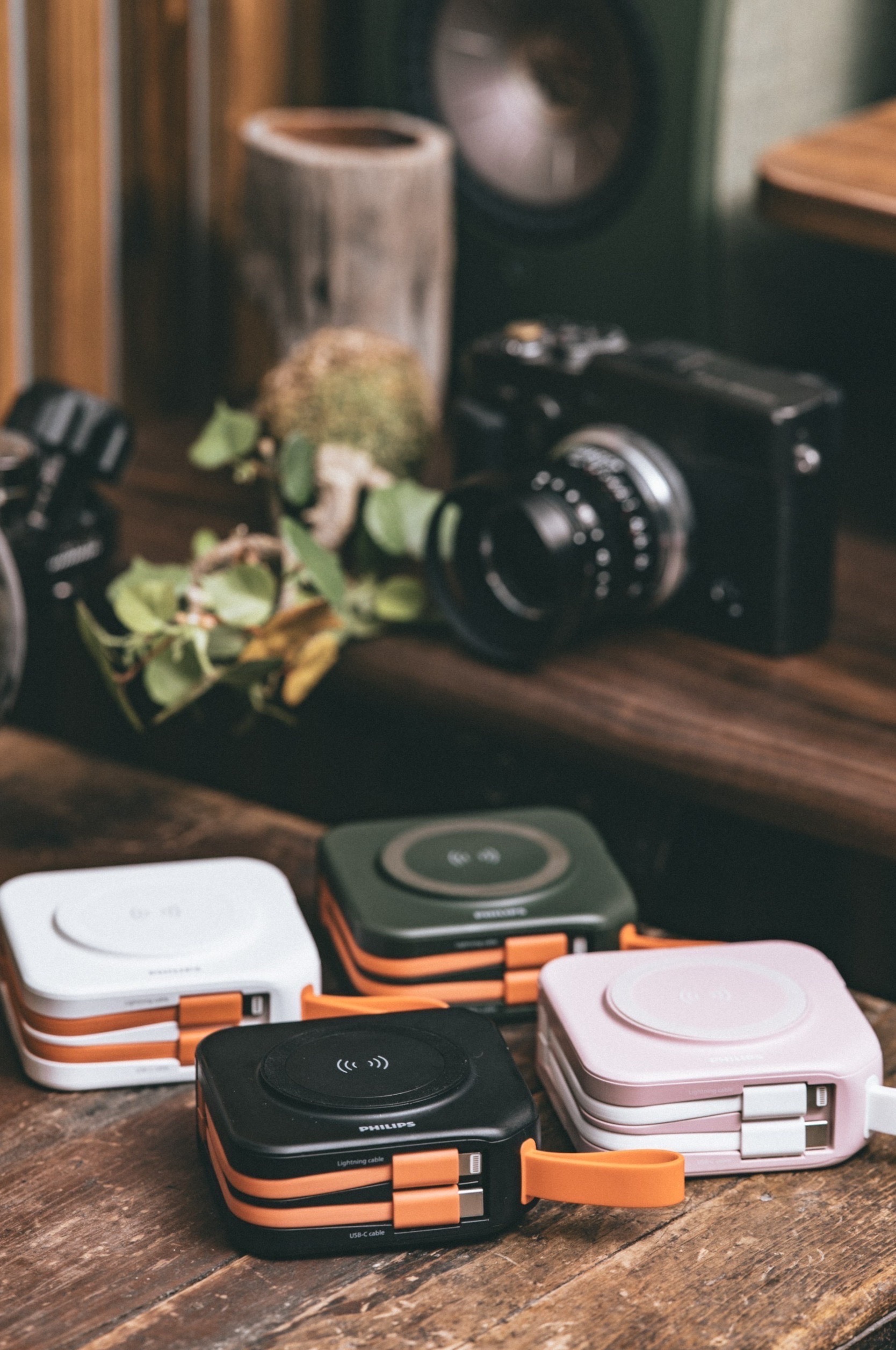 PHILIPS 飛利浦 放心充FunCube 十合一多功能行動電源 10000mAh DLP4347C