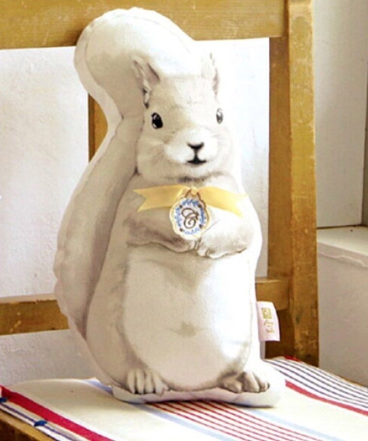 日本Animal Cushion 松鼠 抱枕