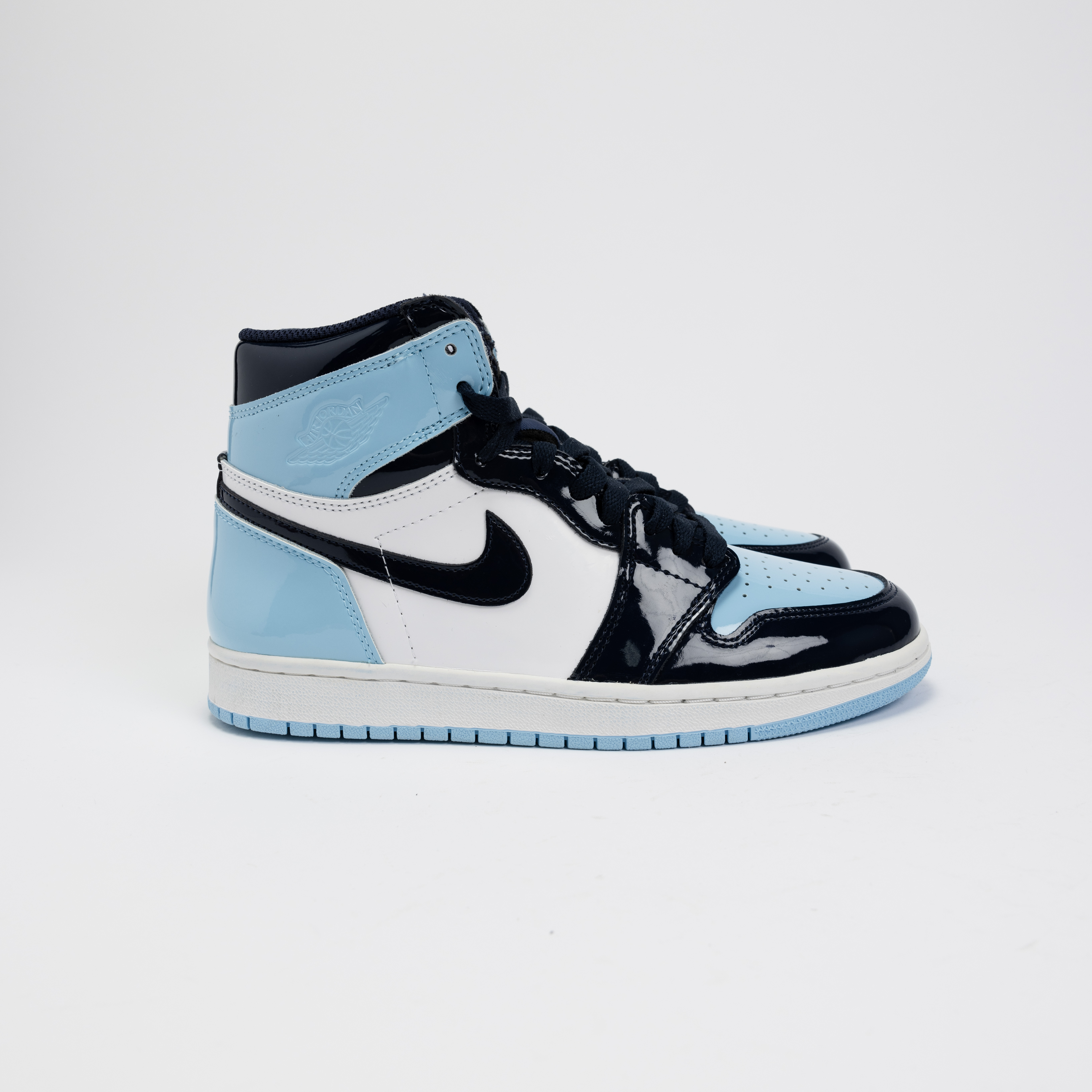 【瑕疵商品21】-(A3b)-WMNS AIR JORDAN 1 RETRO OG "UNC PATENT" 全明星 北卡藍 黑頭-CD0461 401