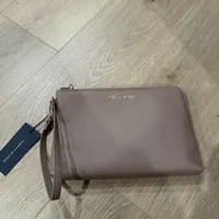 [S] TOMMY HILFIGER 69J9726200 SMALL LOGO WRISTLET,STONE, 197232342869 (STH679)