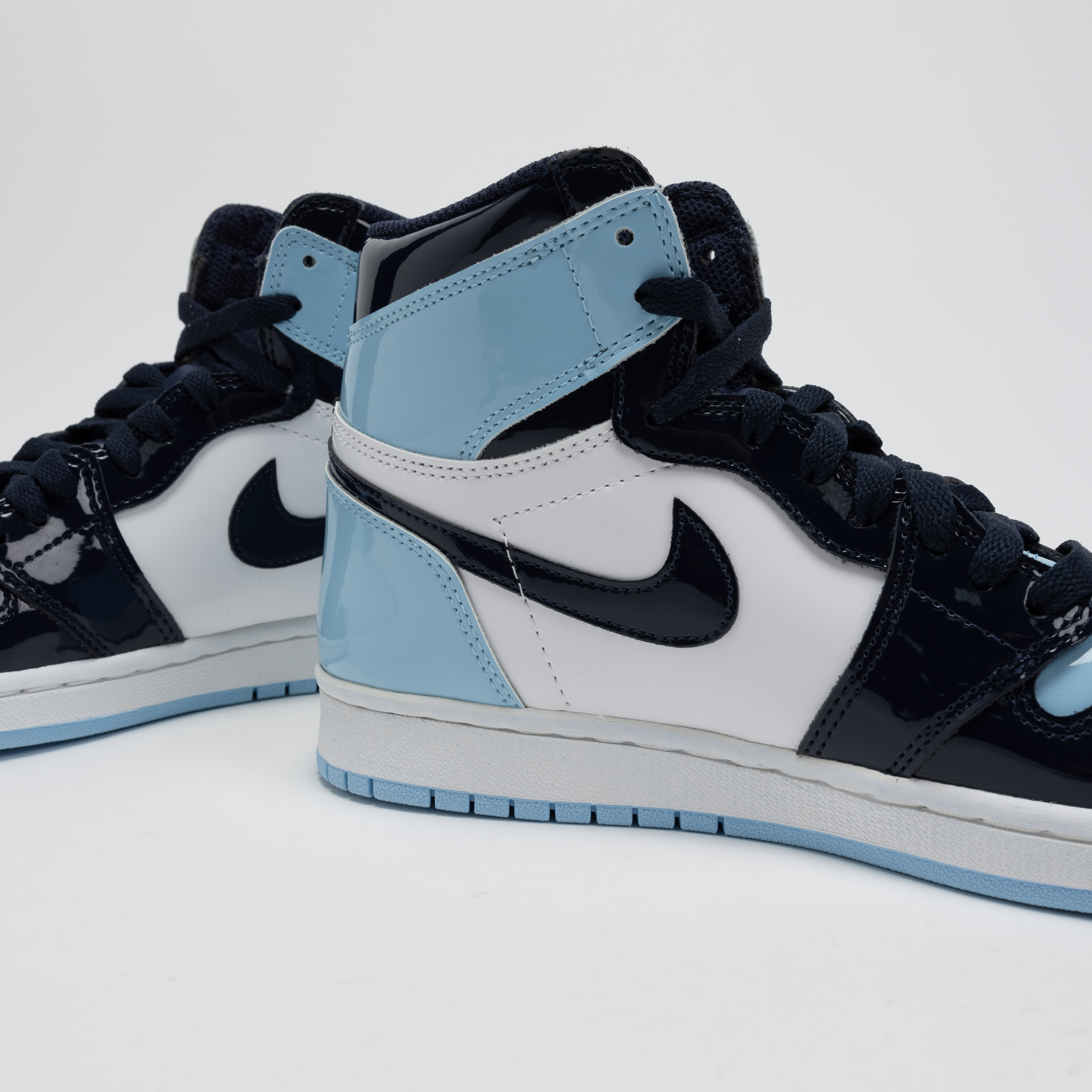 【瑕疵商品26】-(A3b)-WMNS AIR JORDAN 1 RETRO OG "UNC PATENT" 全明星 北卡藍 黑頭-CD0461 401