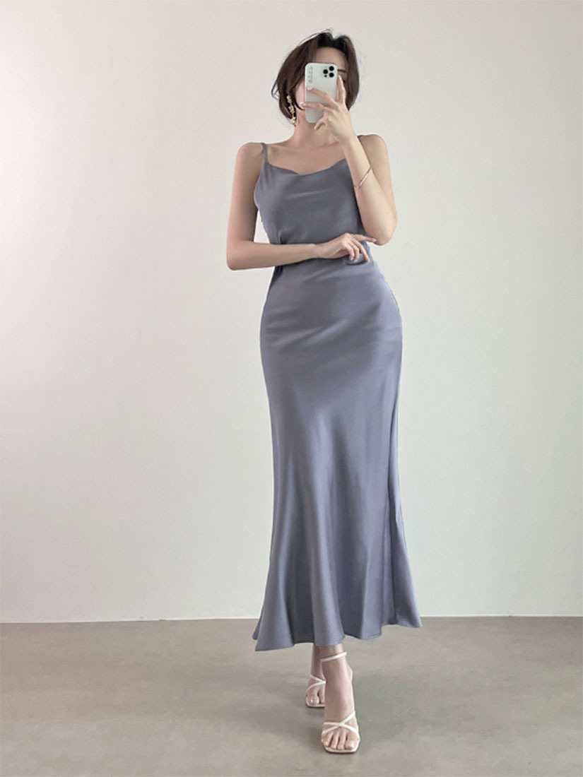 [現貨] 浪漫微性感緞面細肩洋裝 [ 2色 / Free ]