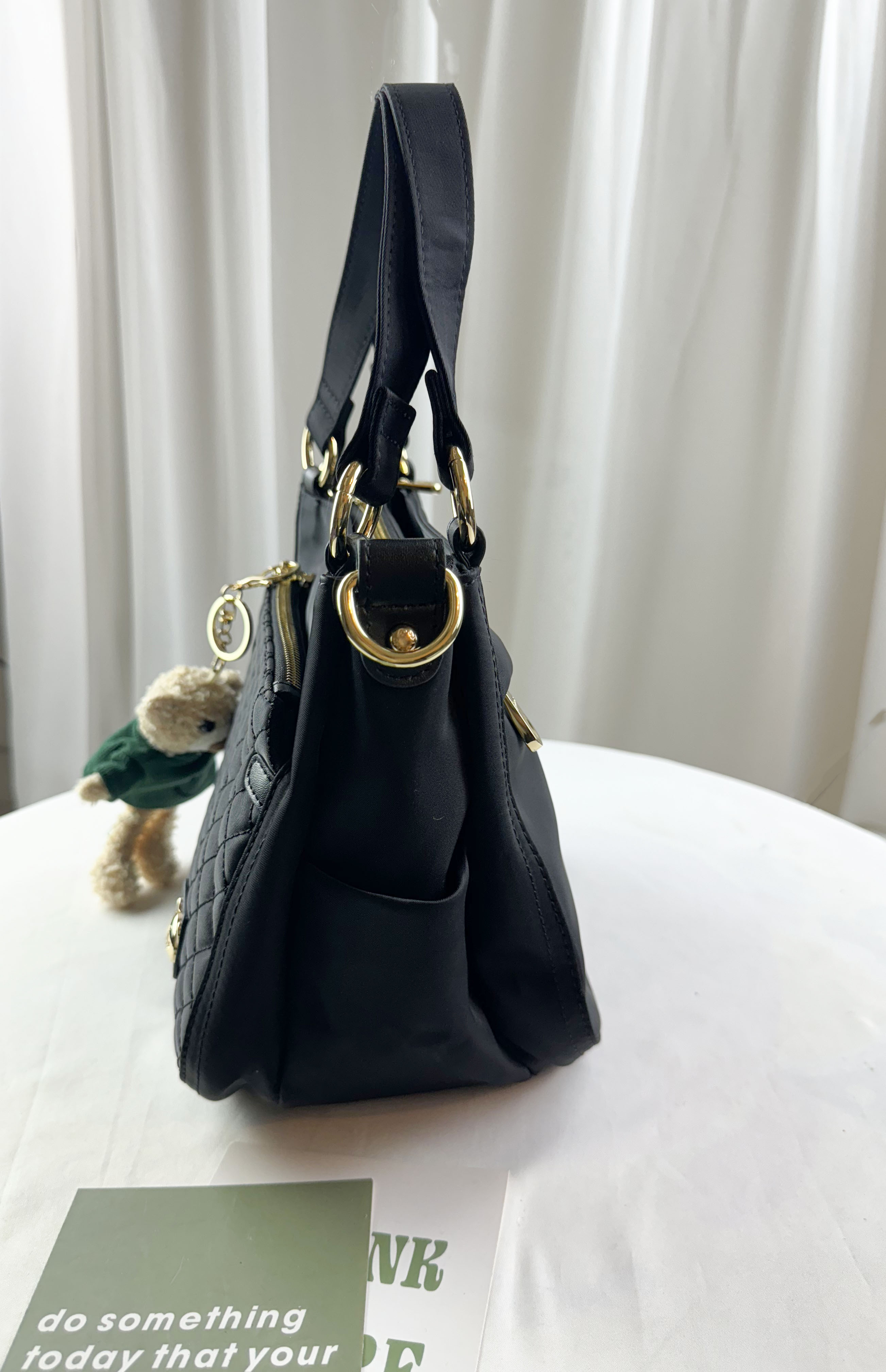 GOODS 黑色菱格紋防潑水手提包 / 側背包 附小熊吊飾 #2527