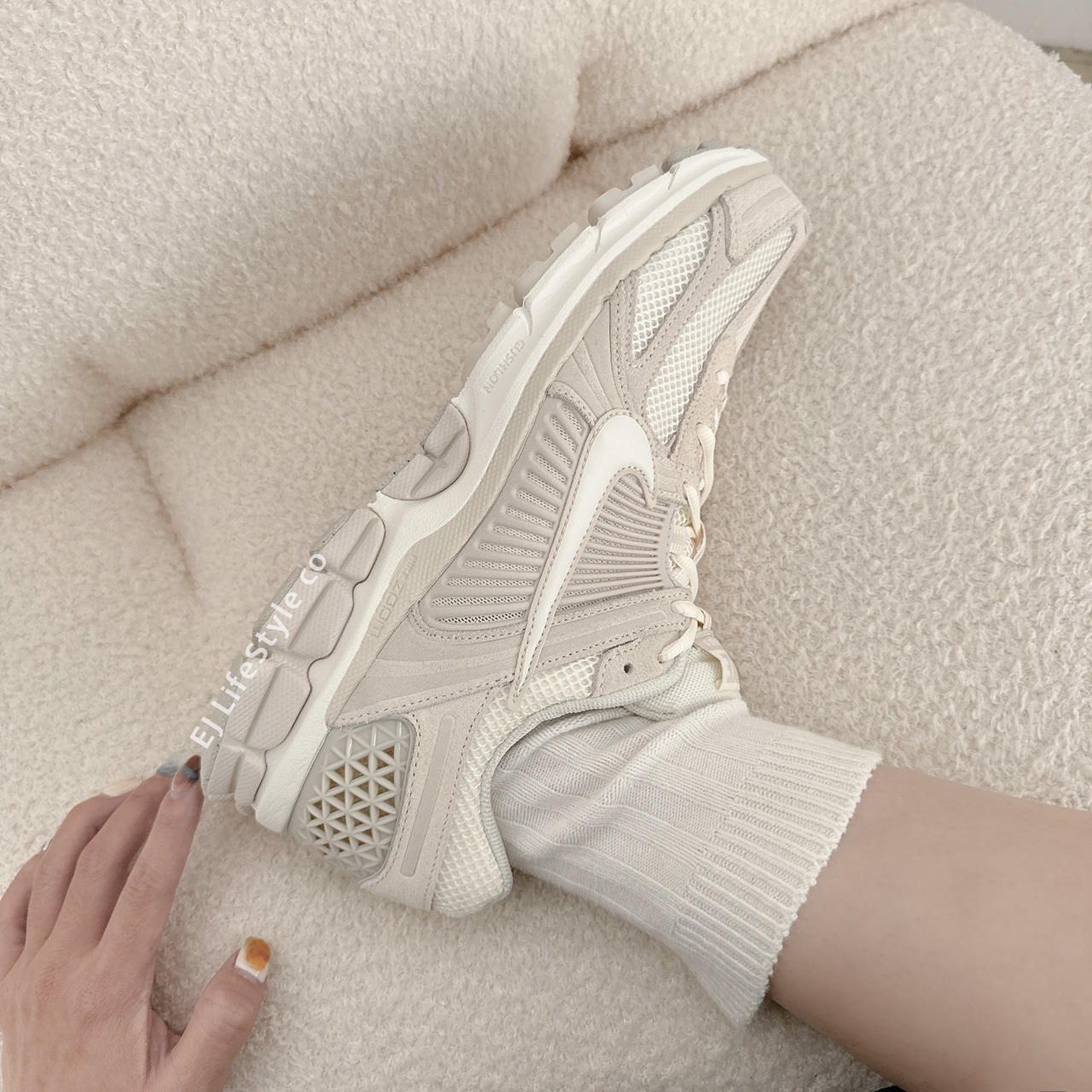 NIKE ZOOM VOMERO 5 燕麥奶 奶茶 麂皮 男鞋 HF1553-100 / 調貨