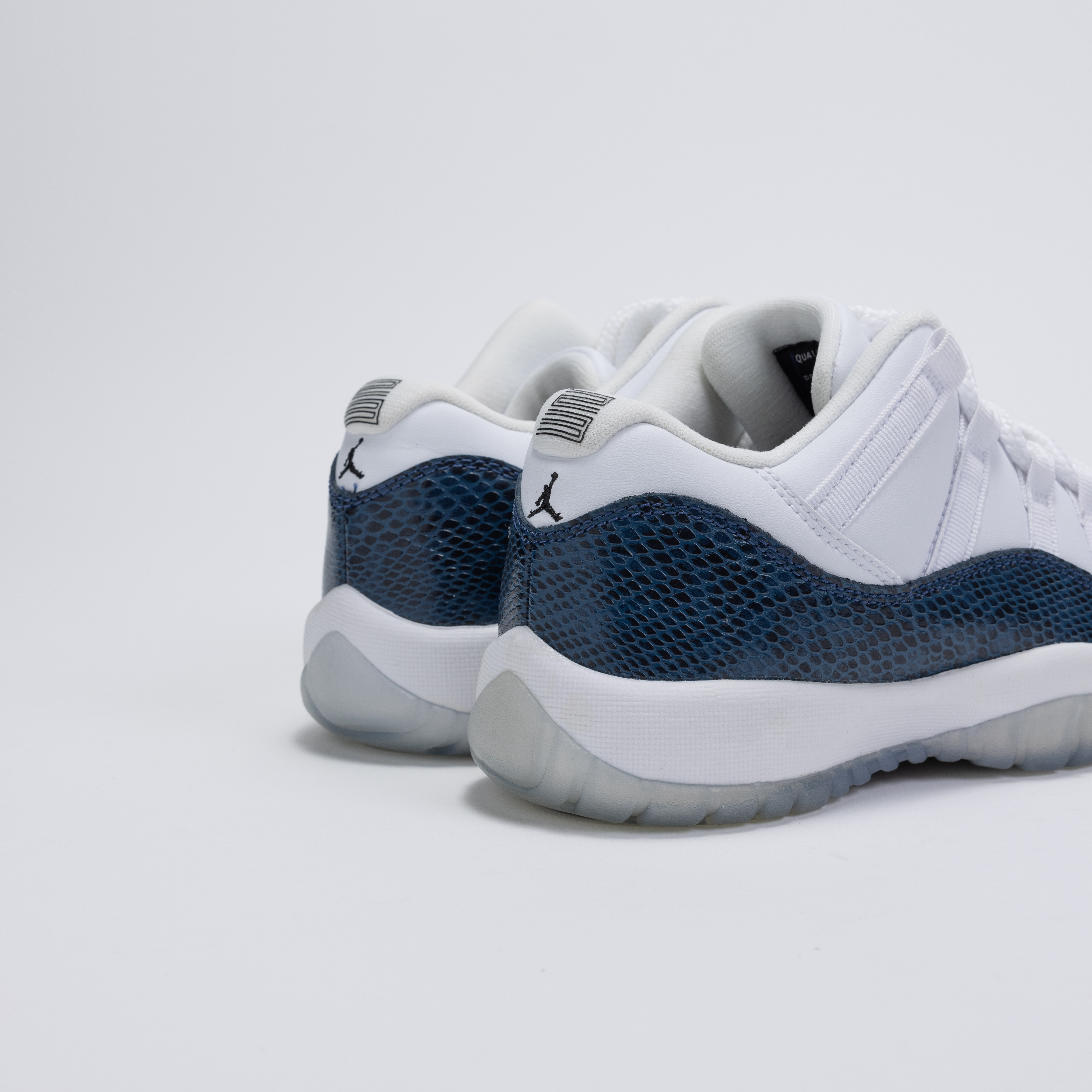 【瑕疵商品30】-(B9b)-AIR JORDAN 11 RETRO LOW LE GS "NAVY SNAKESKIN" 藍蛇紋 - CD6847 102