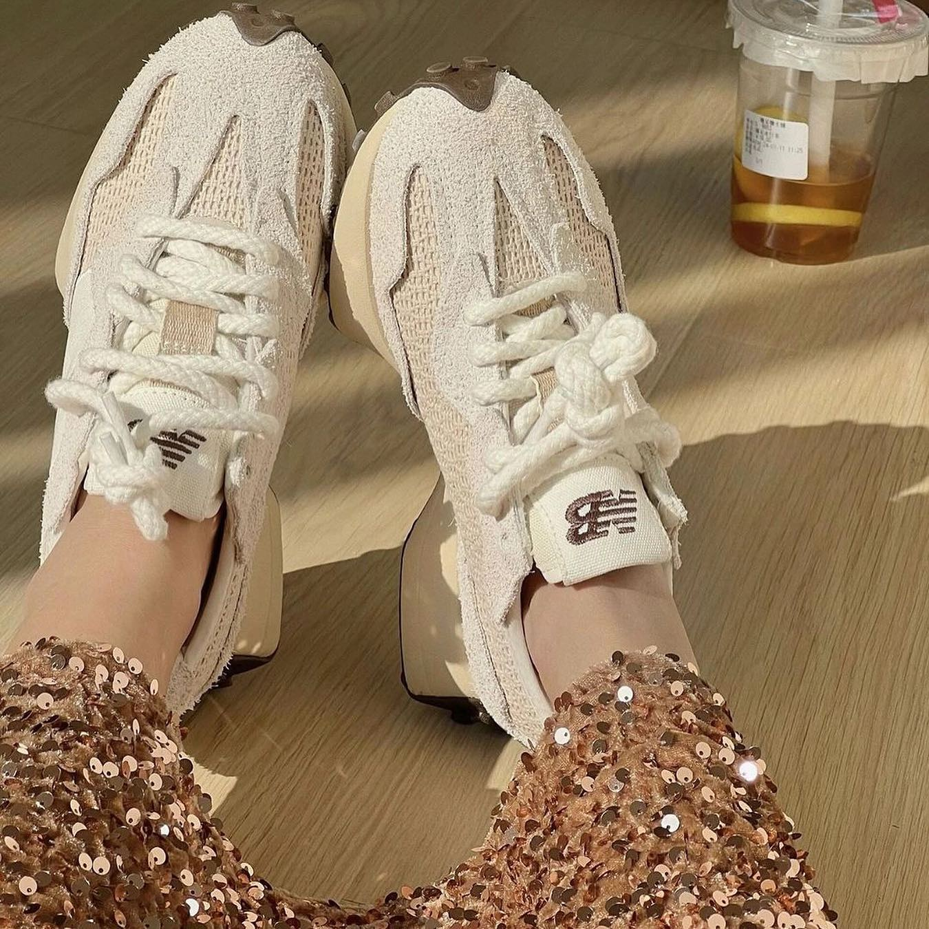 NEW BALANCE 327 亞麻編織感！ ( 奶油白杏色 )