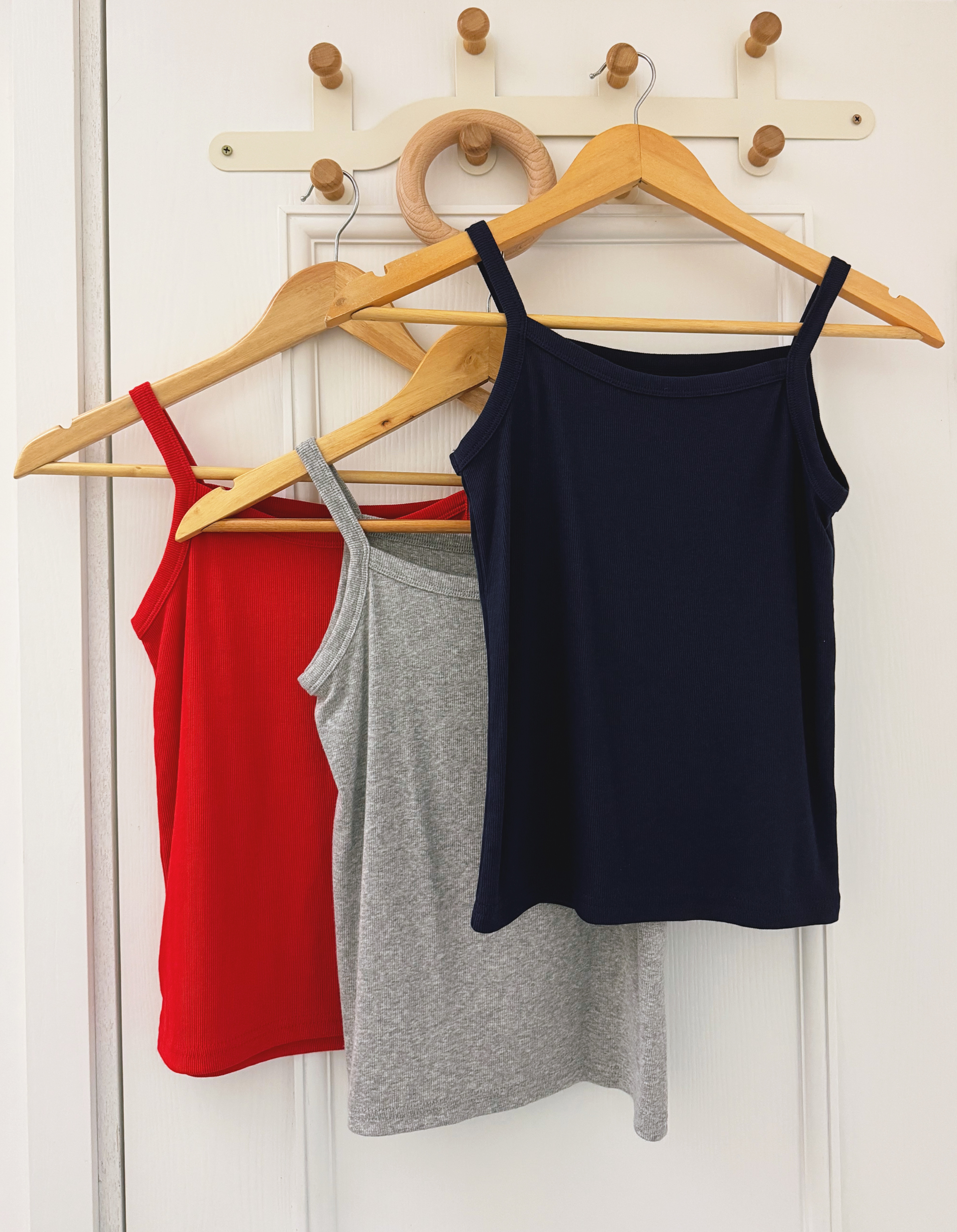 6.12 粗吊帶小背心