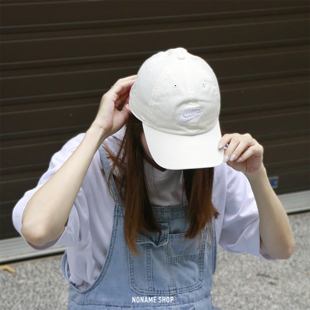 NIKE CLUB 字勾 老帽 米白