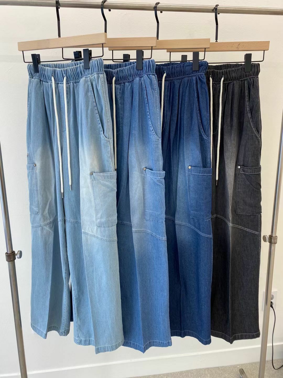 洗水工裝牛仔鬆身褲 And More-034P