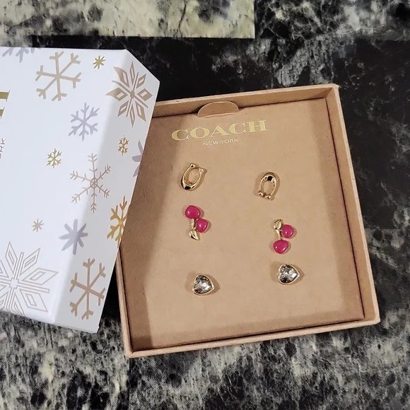 【預購】Coach F061207 耳環套裝