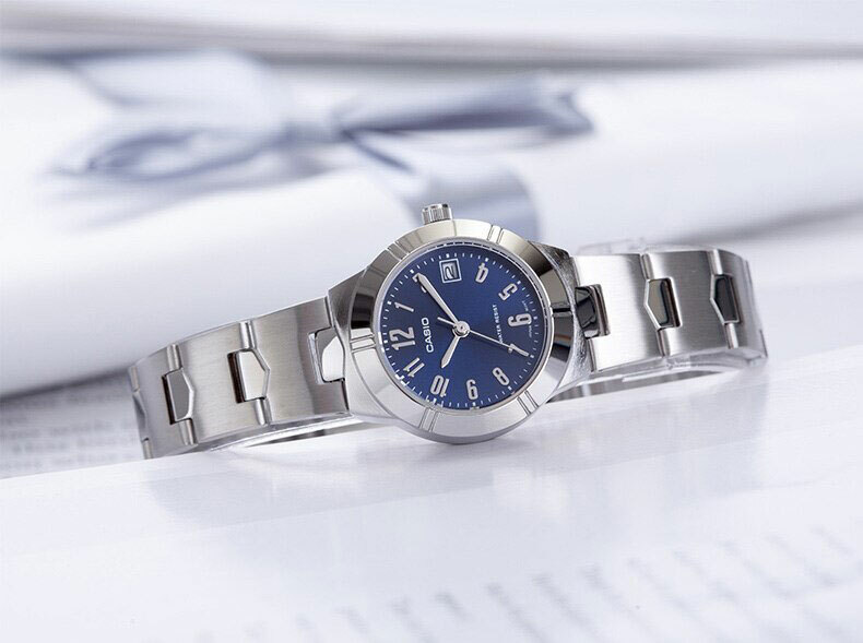 萬年鐘錶 - CASIO  卡西歐 復古藍面經典女錶 LTP-1241D-2A2  錶徑26MM