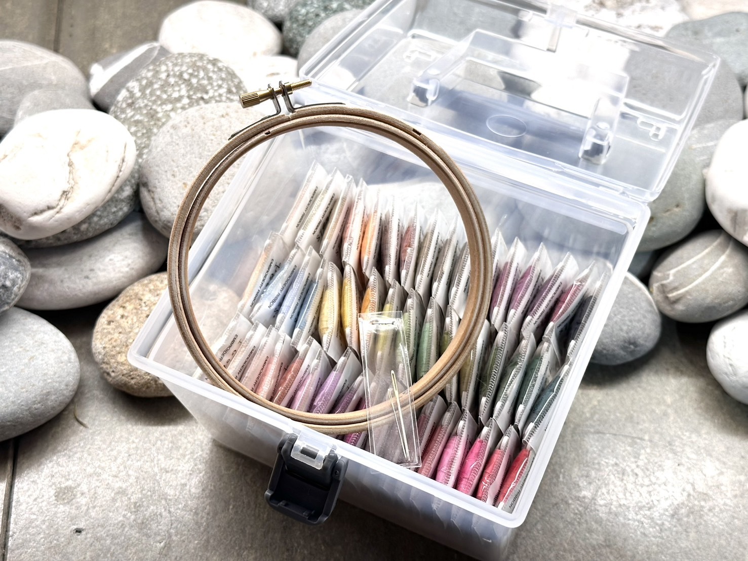 New 整套 刺繡仿絲帶5mm、8mm/全49色_Petals緞帶刺繡/送手提盒,繡框,繡針組