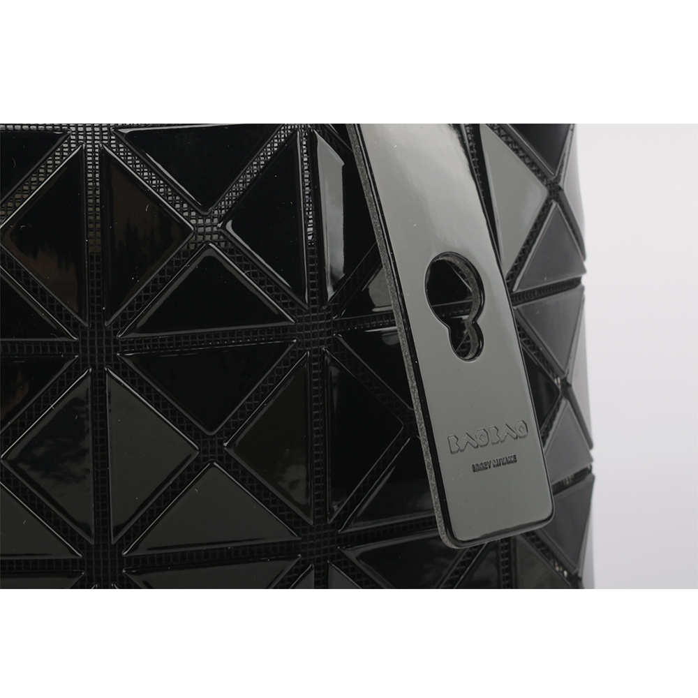 【ISSEY MIYAKE三宅一生】BAO BAO PRISM 7X7 亮面手提包(黑色) AG047 15