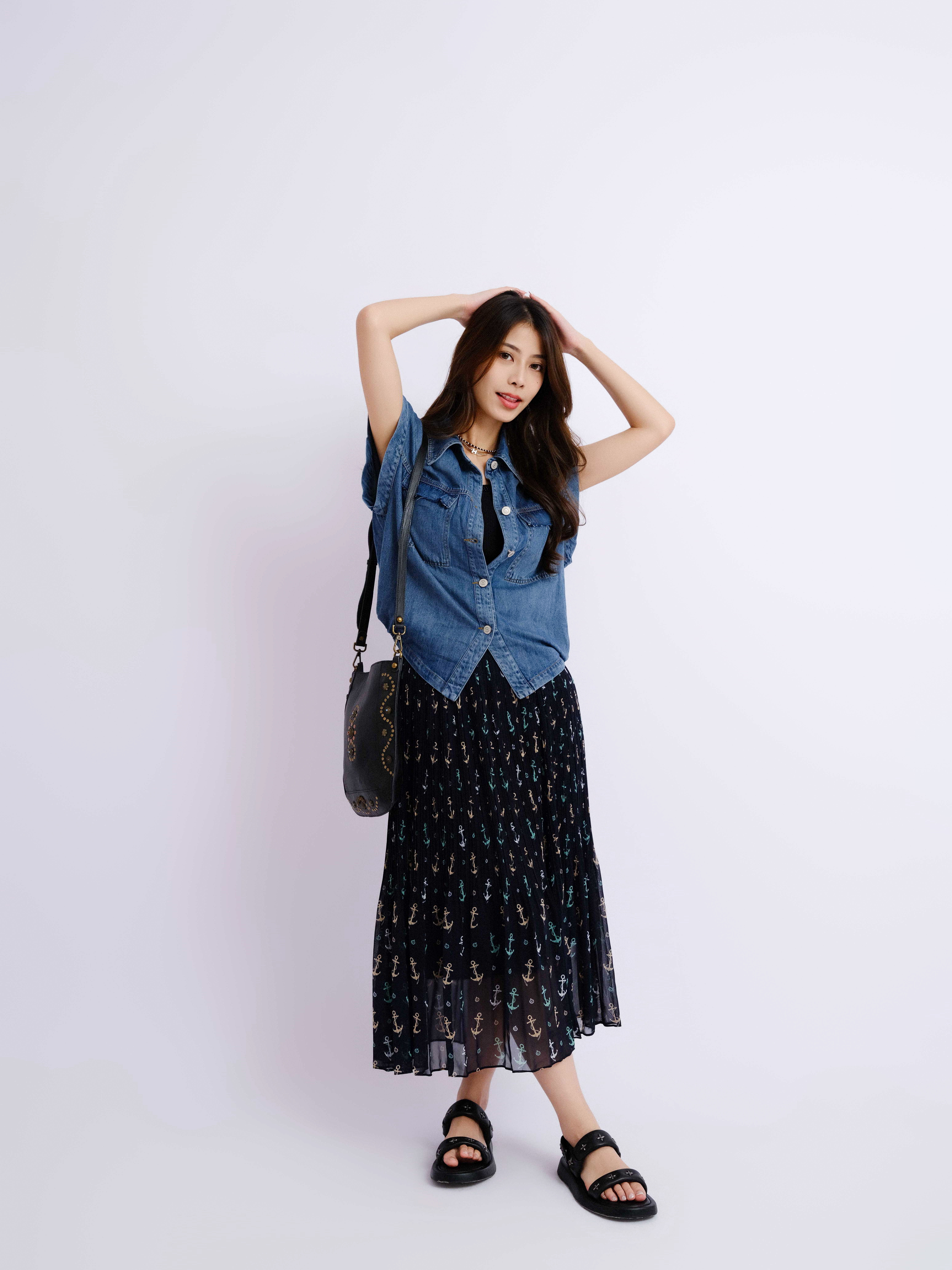 造型 1024（上衣＋背心＋半截裙）