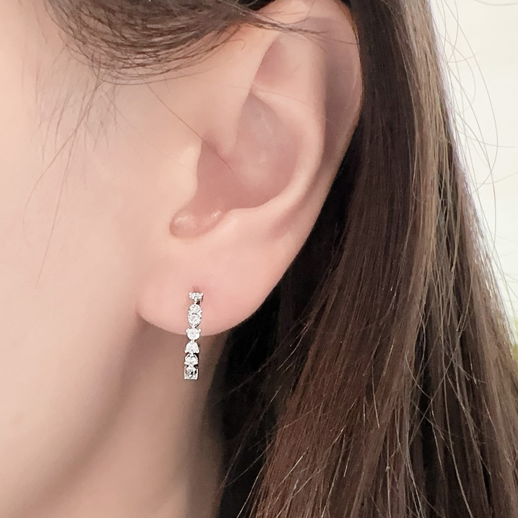 18K白金鑽石圈耳環