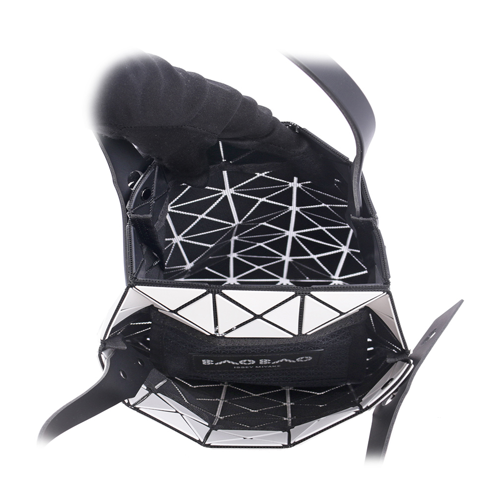 【ISSEY MIYAKE三宅一生】BAO BAO Duo 6X5 雙色霧面手提包(黑色/白色) AG812 17