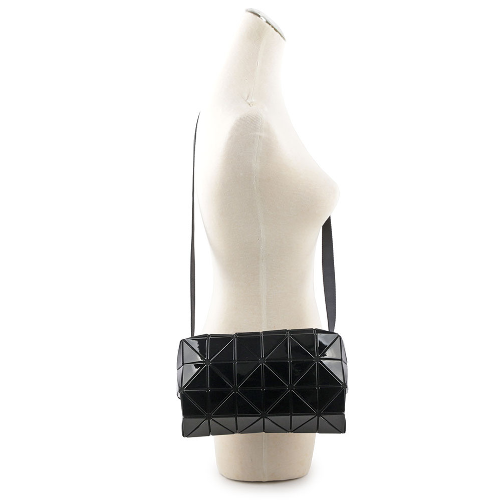 【ISSEY MIYAKE三宅一生】BAO BAO CARTON 4x6 方盒斜背包(黑色) AG422 15