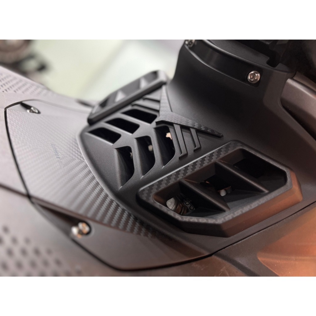 KOMAX 六代勁戰 造型胸蓋