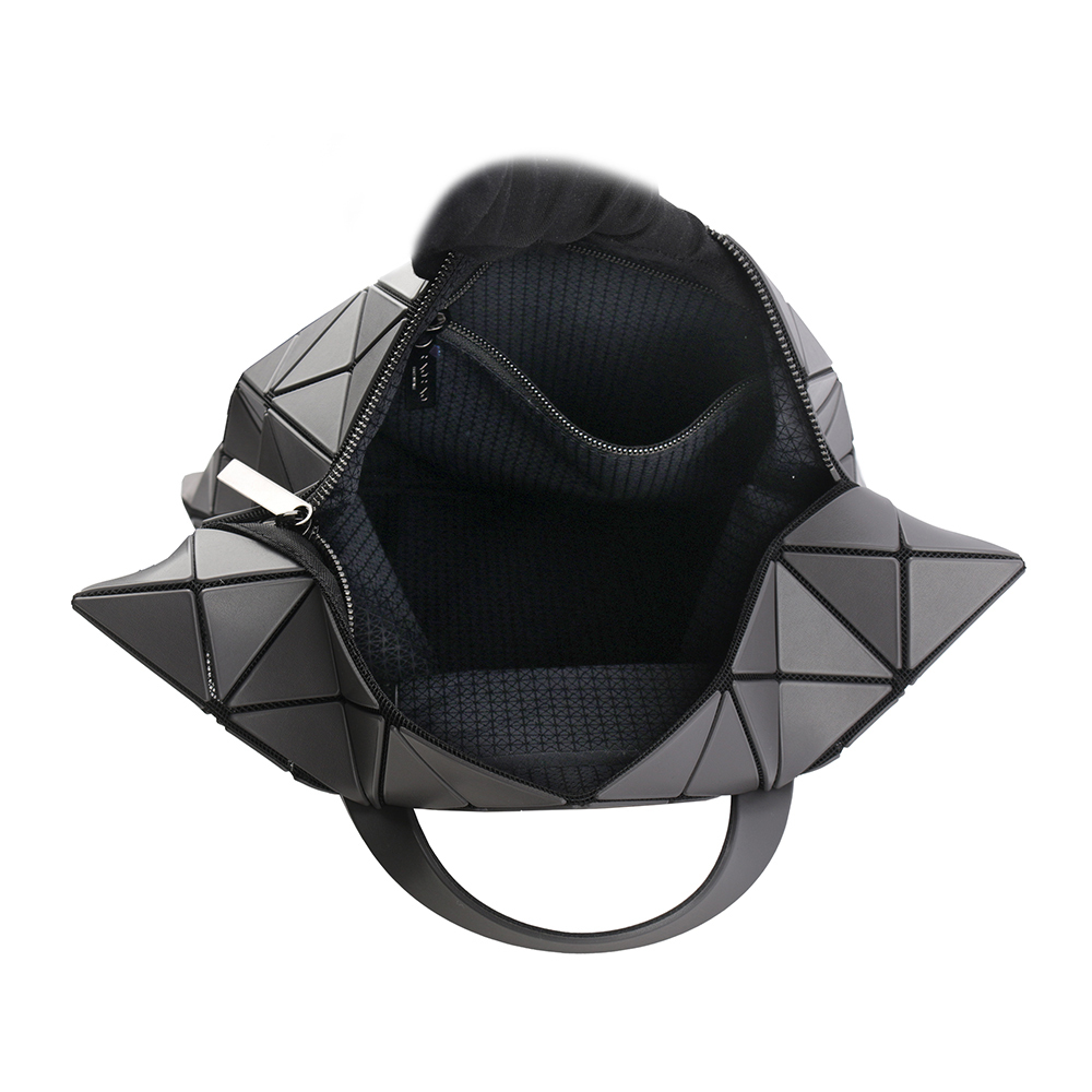 【ISSEY MIYAKE三宅一生】BAO BAO LUCENT 啞光霧面扁形後背包(炭灰色) AG691 14