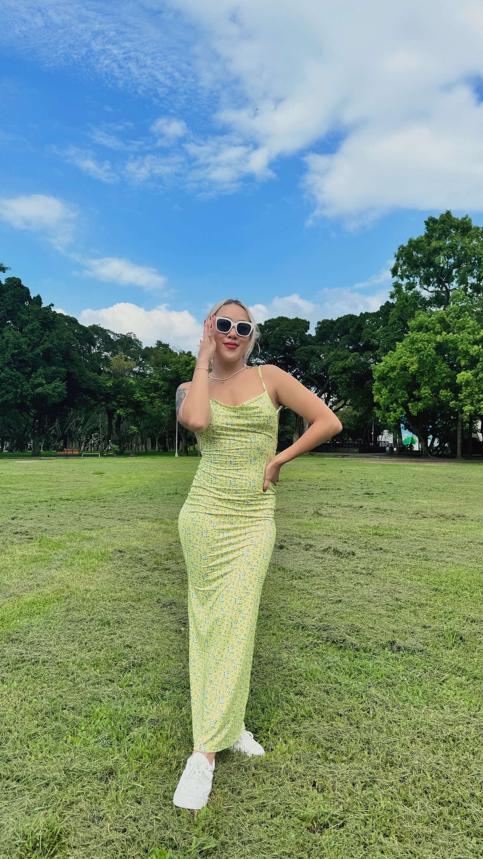 Summer yellow 🍋碎花美背長洋裝
