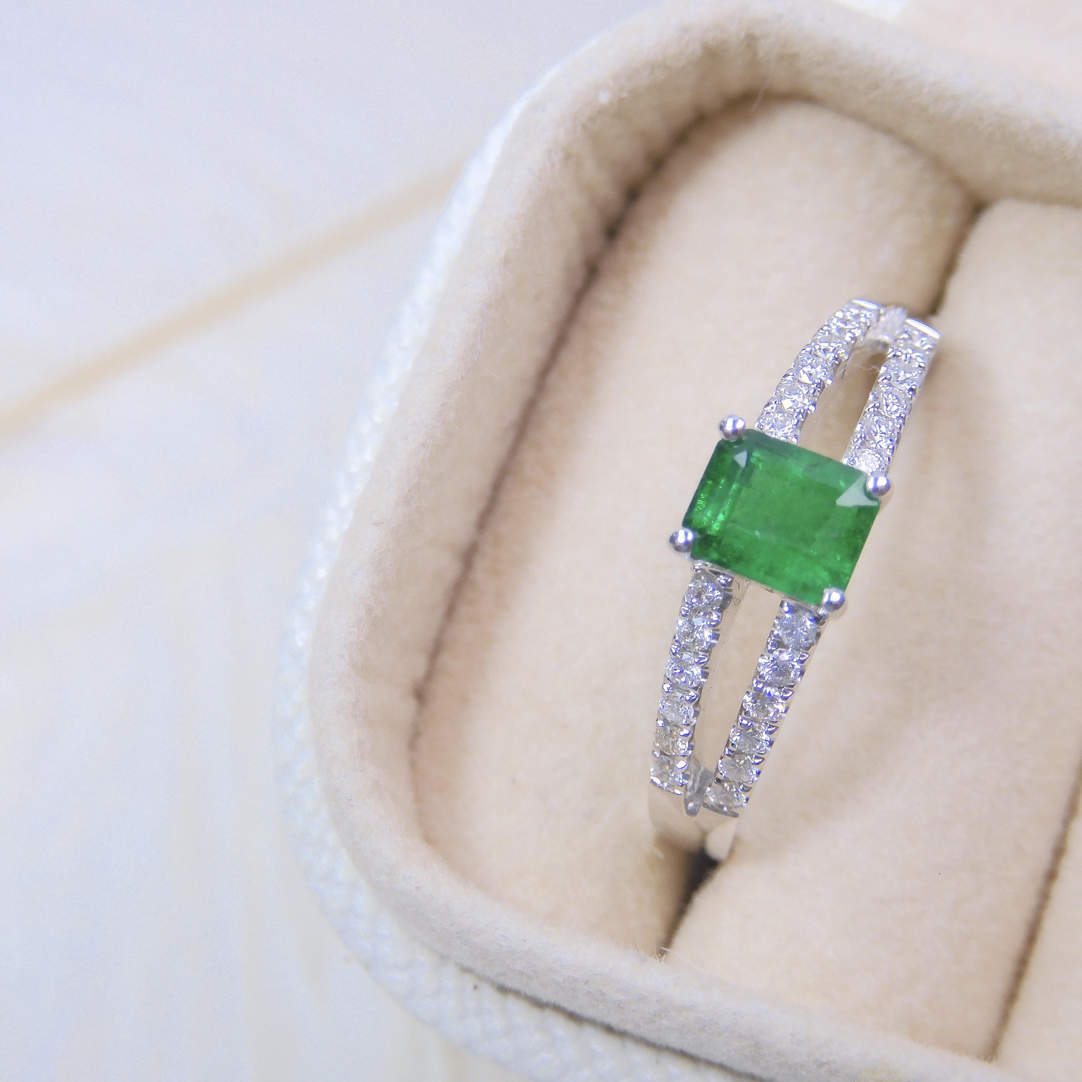 18K金 0.5ct 綠寶石戒指