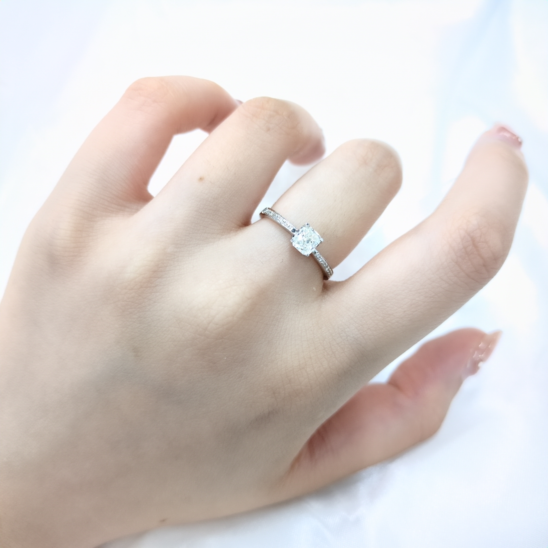 18K White Gold 0.50ct Radiant Cut Diamond Ring