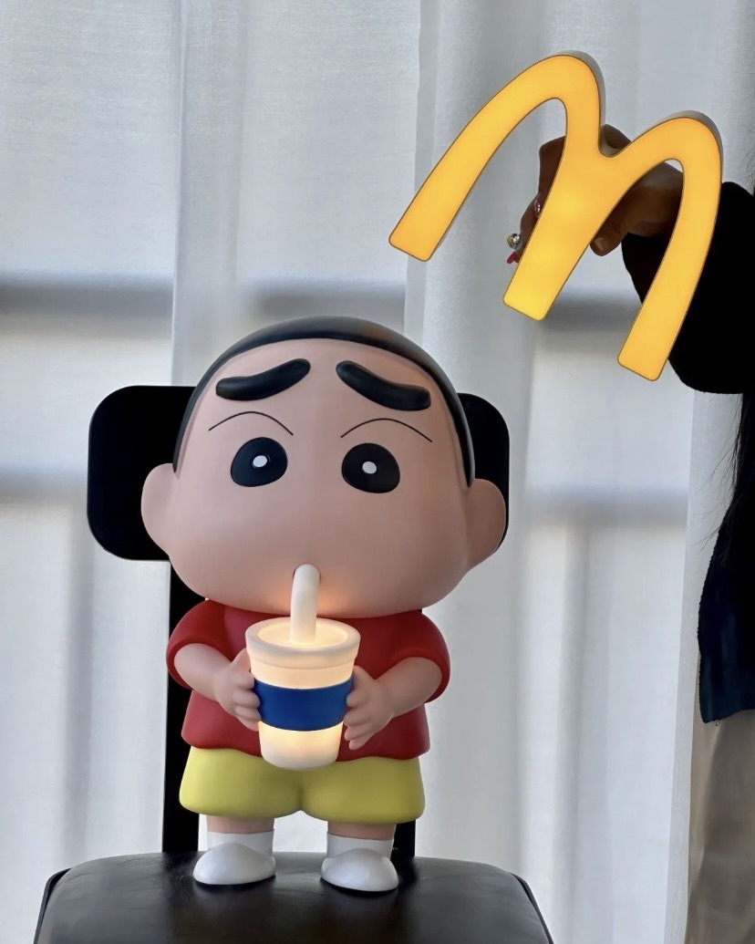 蠟筆小新 喝水杯子 發光 拍拍夜燈 生活小物