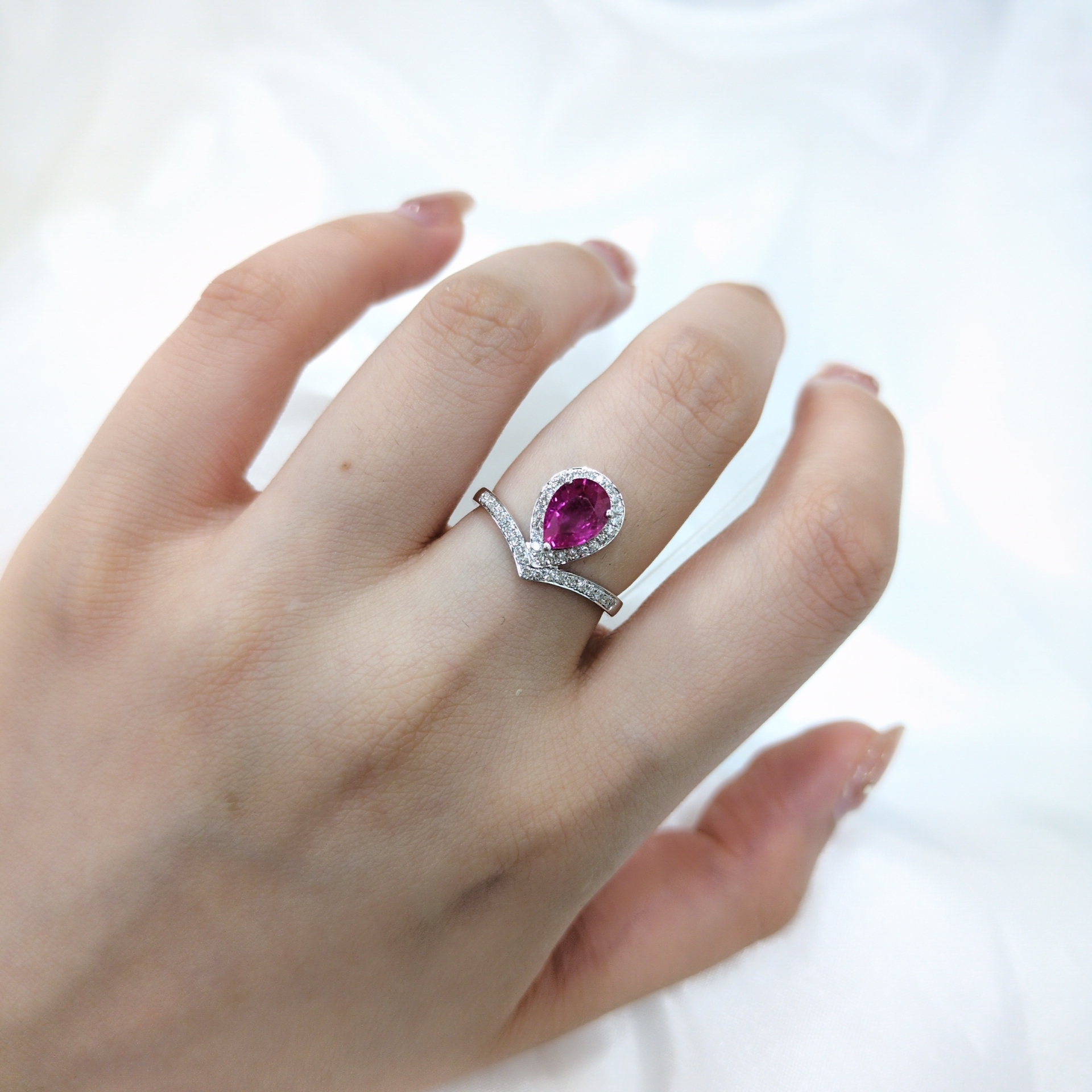 18K White Gold 1.22ct Ruby and Diamond Ring