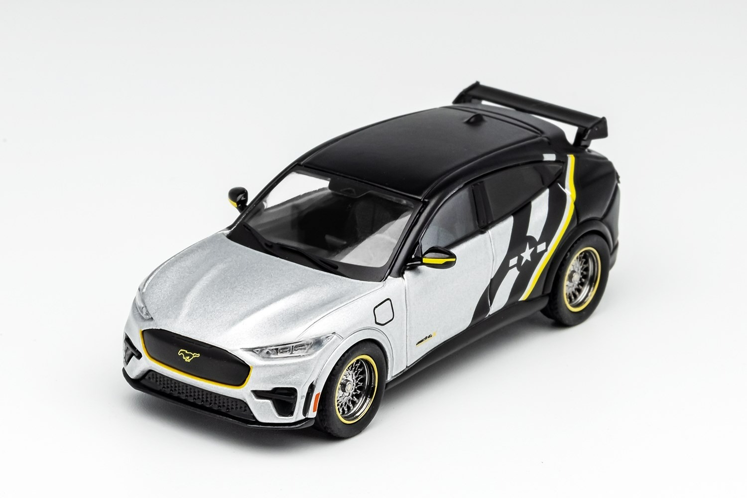 GCD 1:64 福特 Ford Mustang Mach-E - P51 (LHD) (附配件)