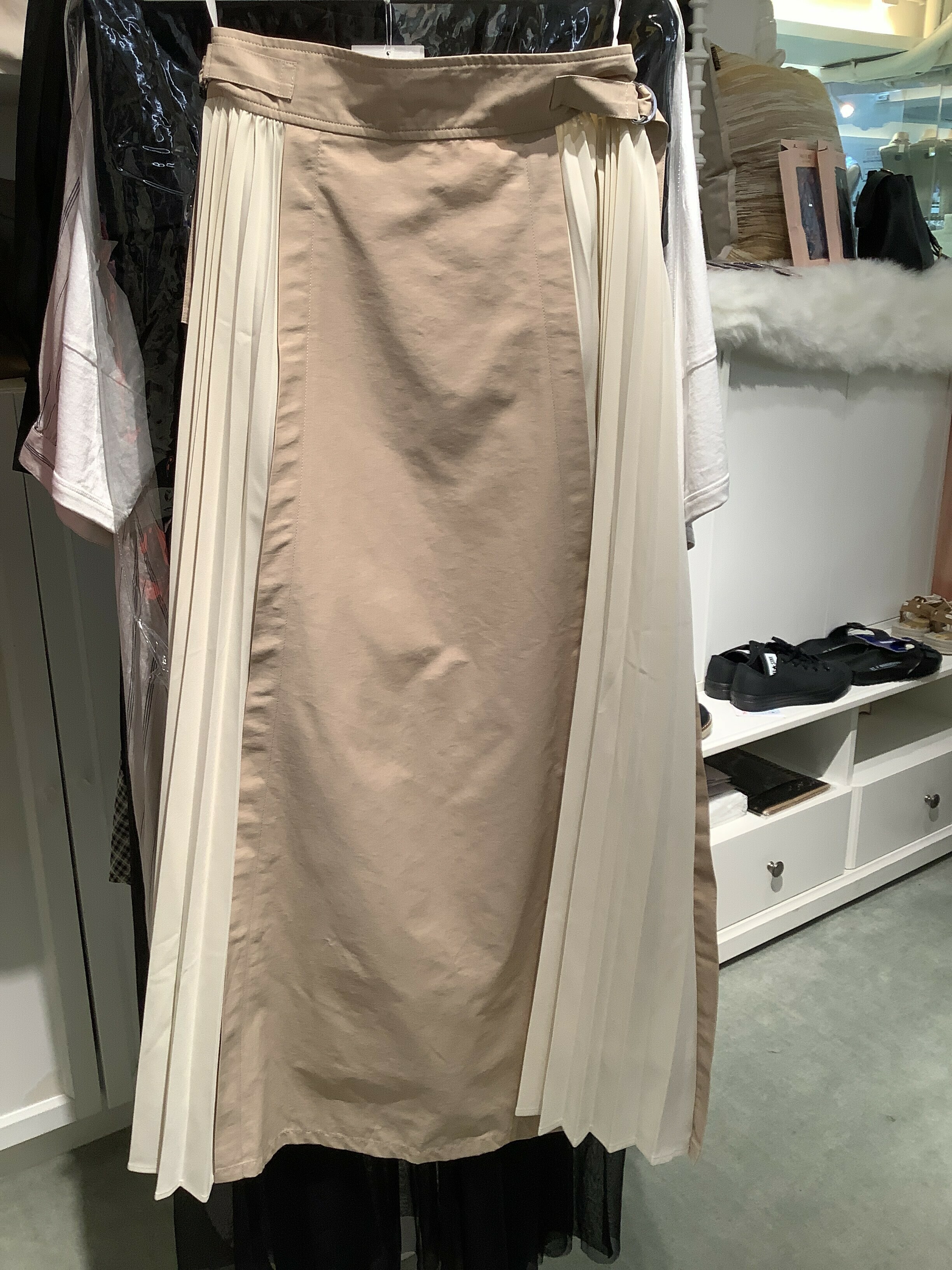 Beams 杏色摺紗長裙