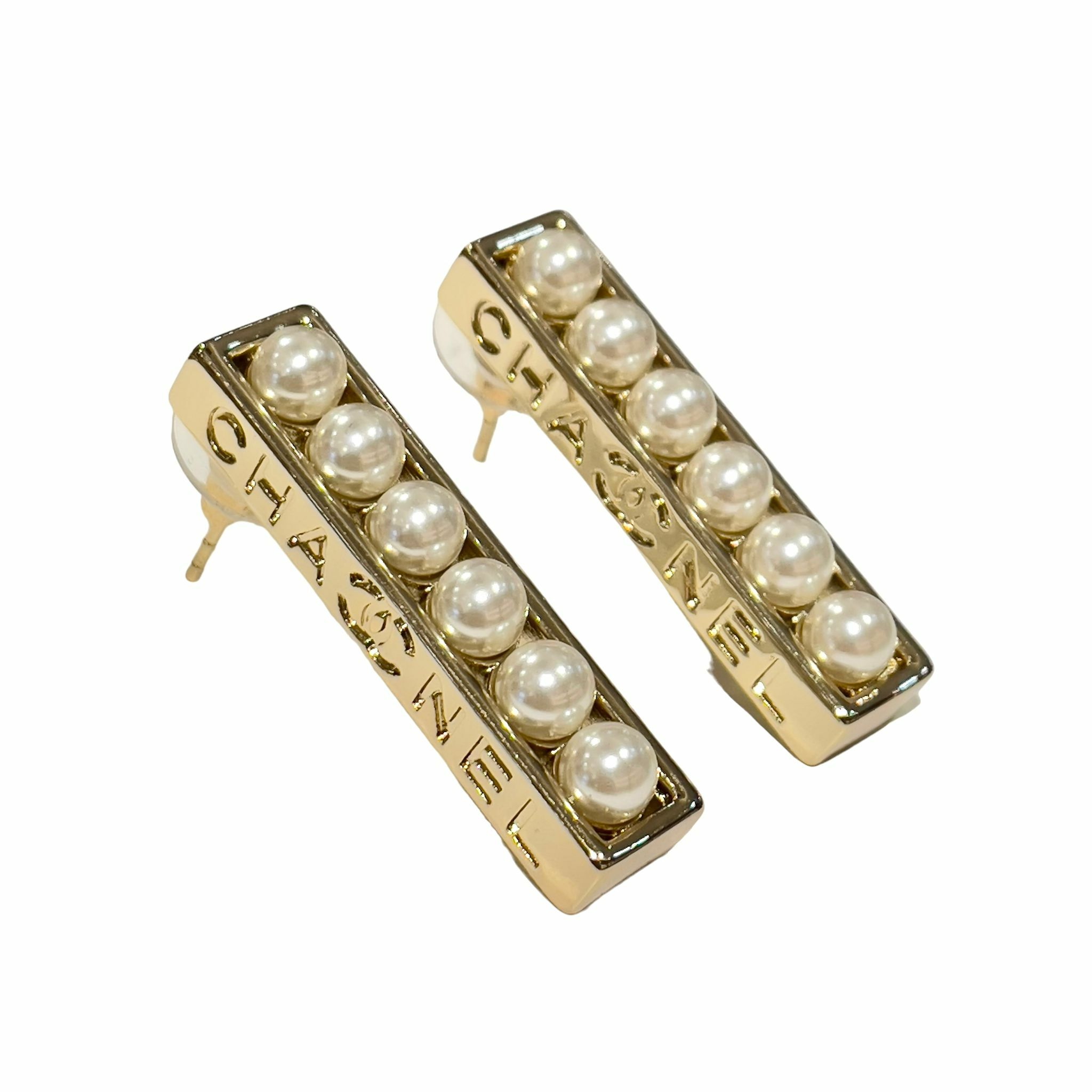 全新CHANEL耳環,1.0x3.2cm長型,珍珠,淡金,CHANEL字母,#BRAND NEW #香榭站正品