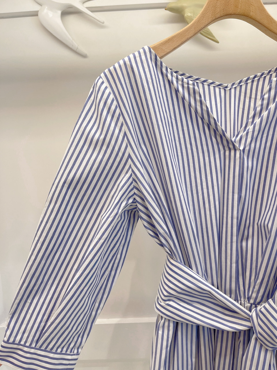 V領腰綁蝴蝶結洋裝