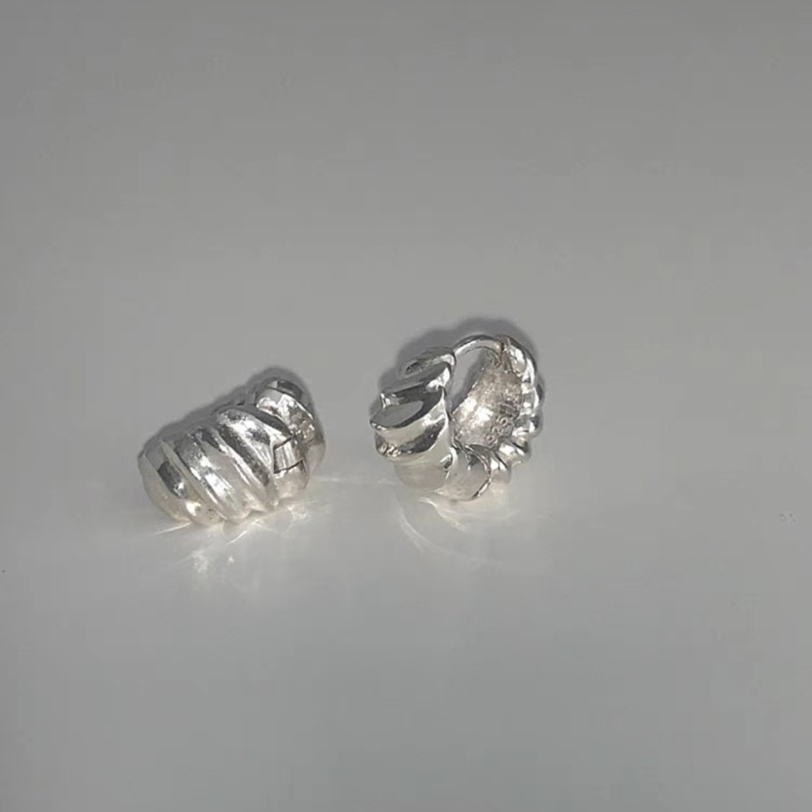 牛角易扣式耳環