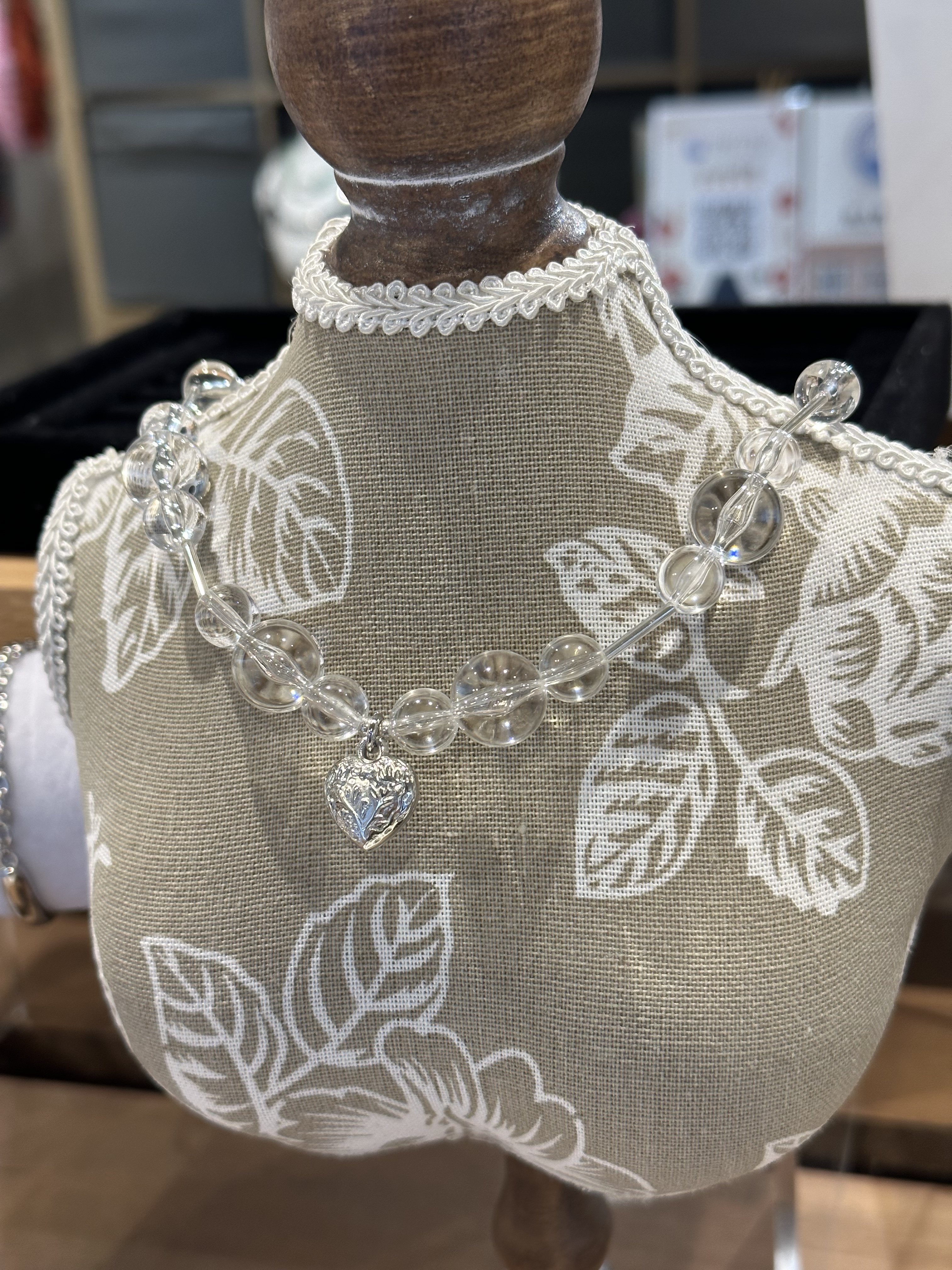 [Chouette Me.] clear heart necklace