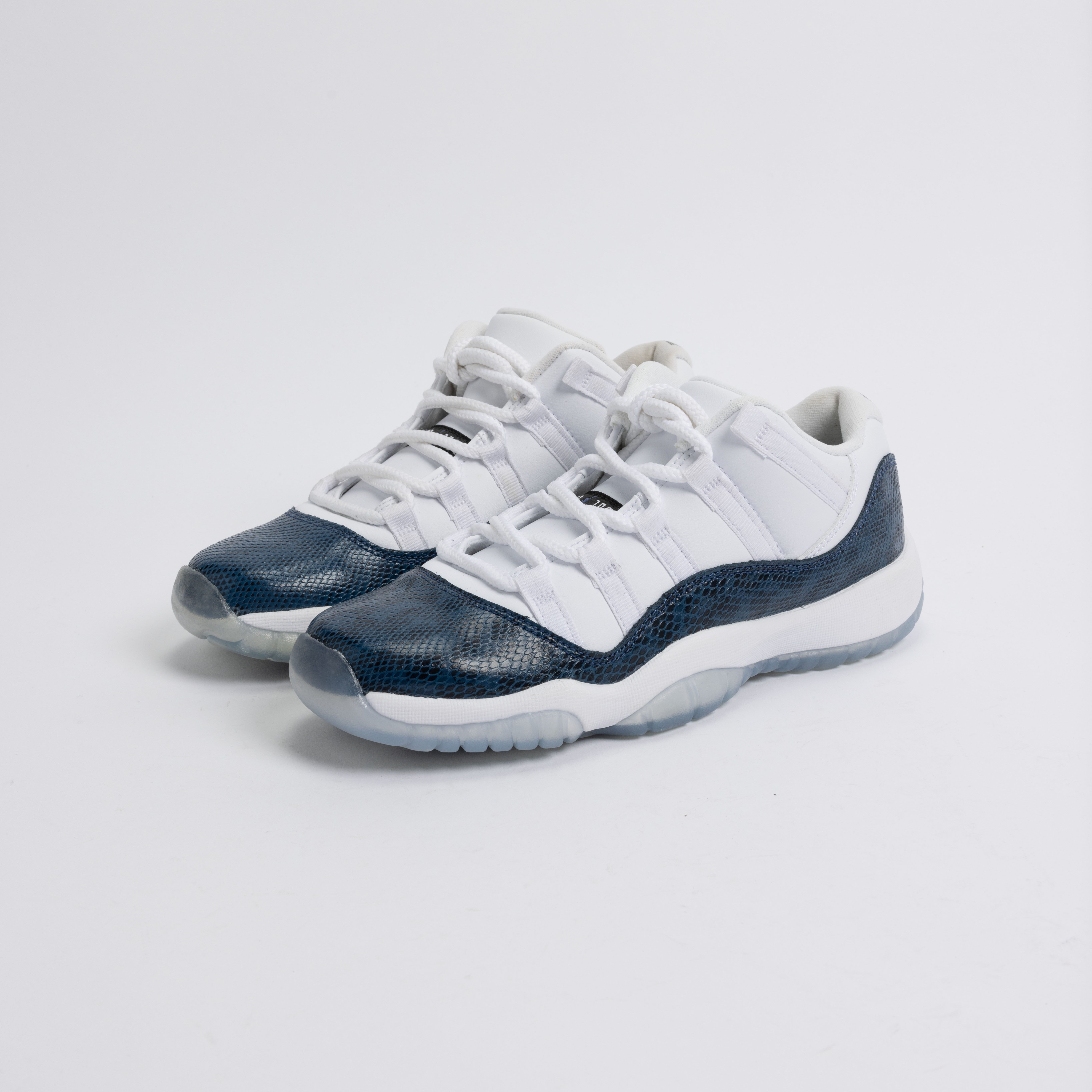 【瑕疵商品61】-(B9b)-AIR JORDAN 11 RETRO LOW LE GS "NAVY SNAKESKIN" 藍蛇紋 - CD6847 102