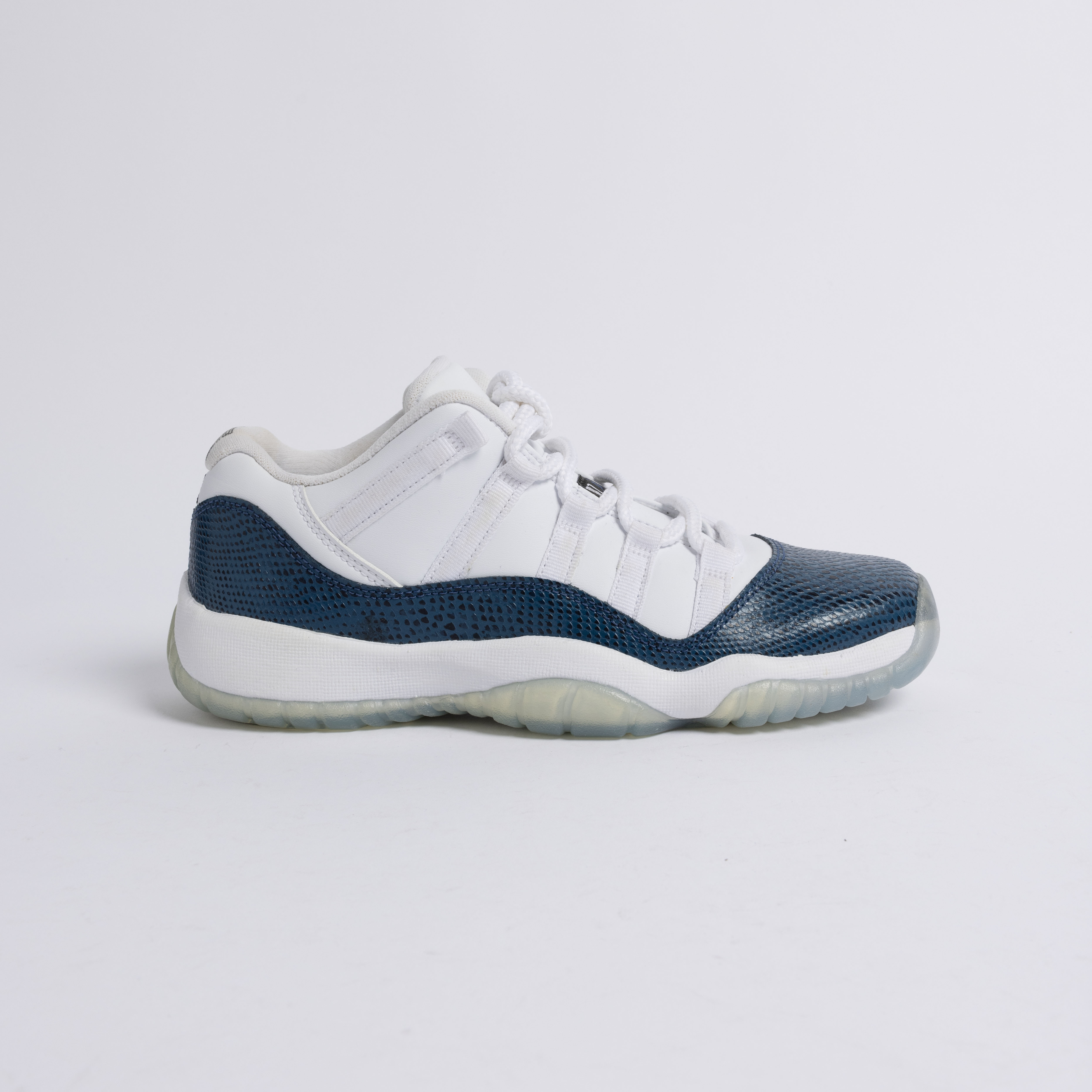 【瑕疵商品61】-(B9b)-AIR JORDAN 11 RETRO LOW LE GS "NAVY SNAKESKIN" 藍蛇紋 - CD6847 102