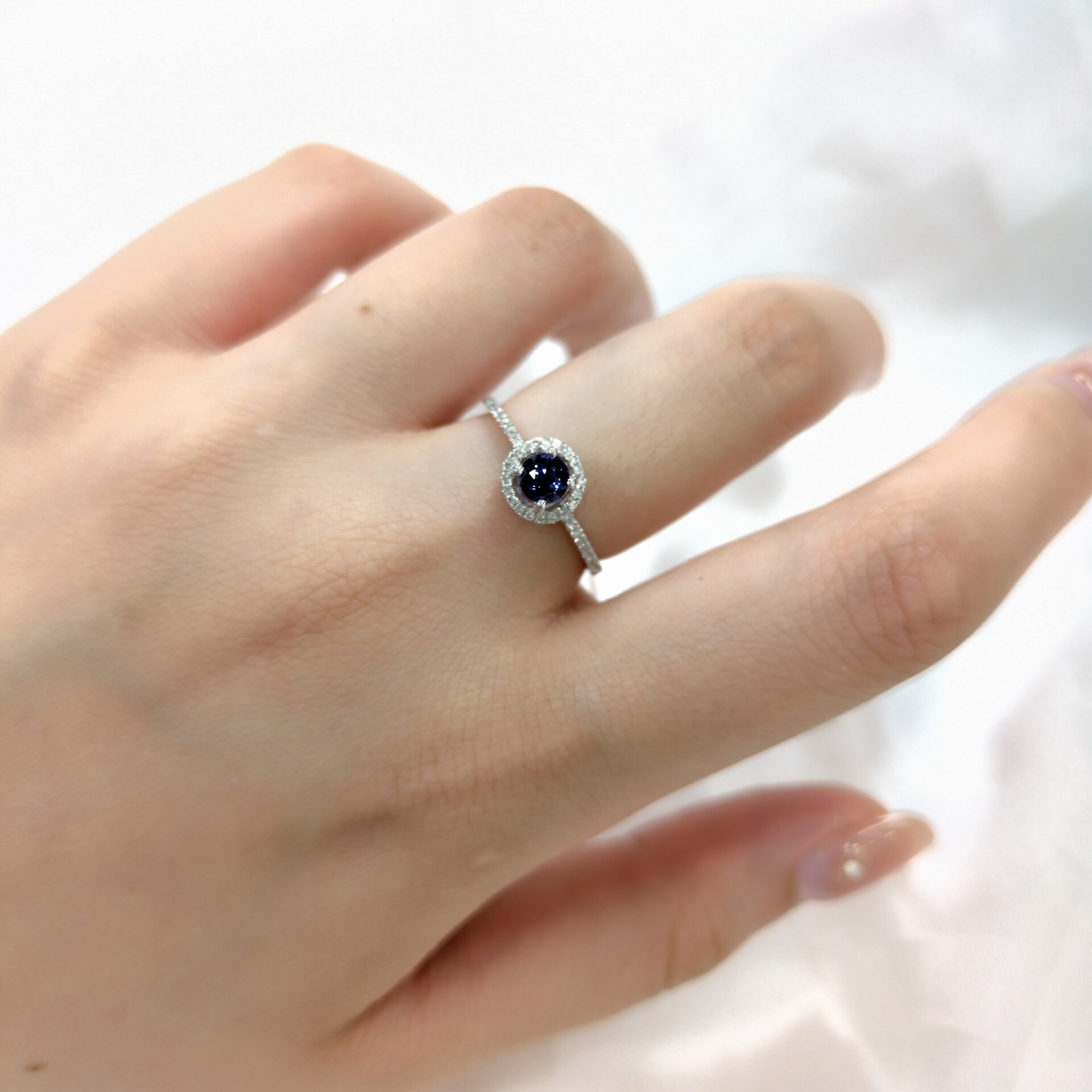 全新18K白金【單粒43份藍寶石】配11份鑽石戒指