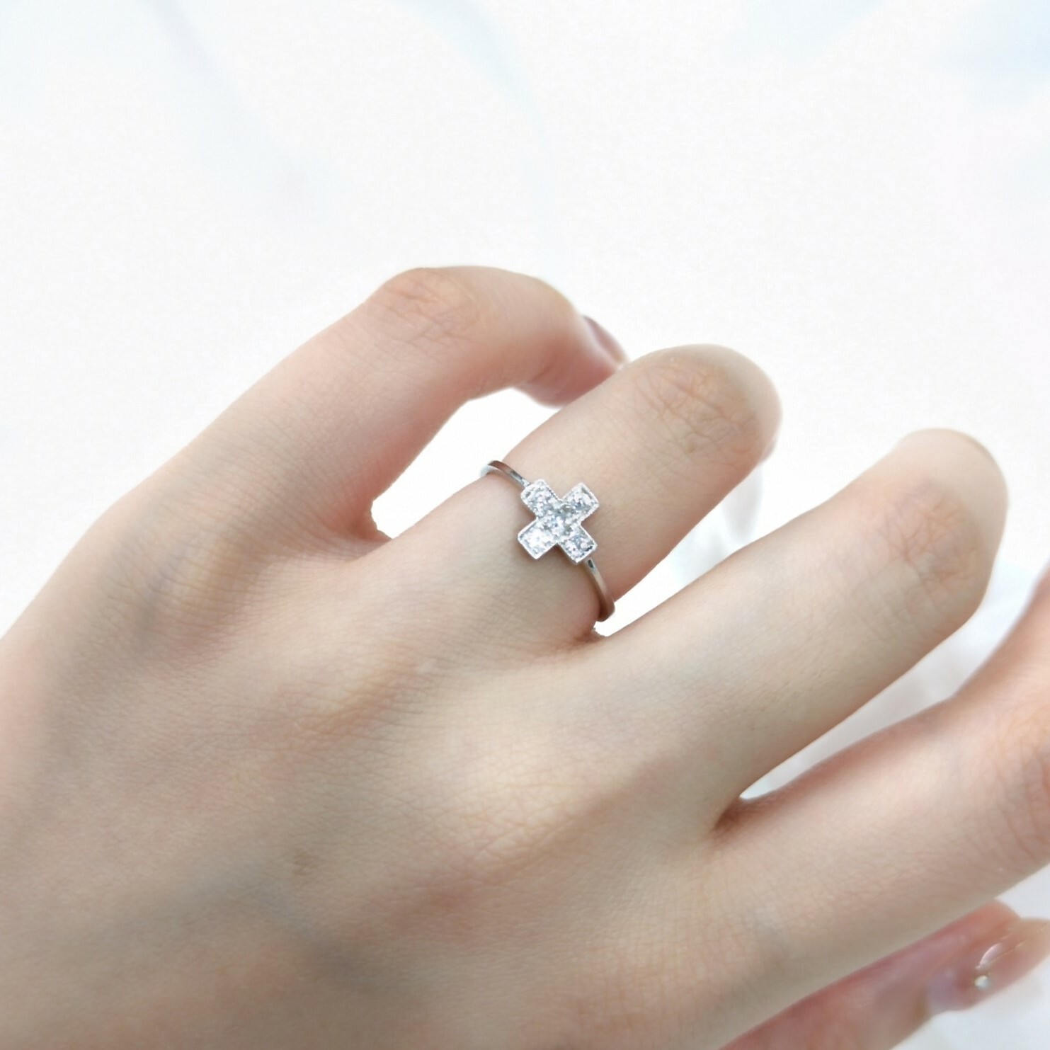 18K White Gold 0.12ct Diamond Ring