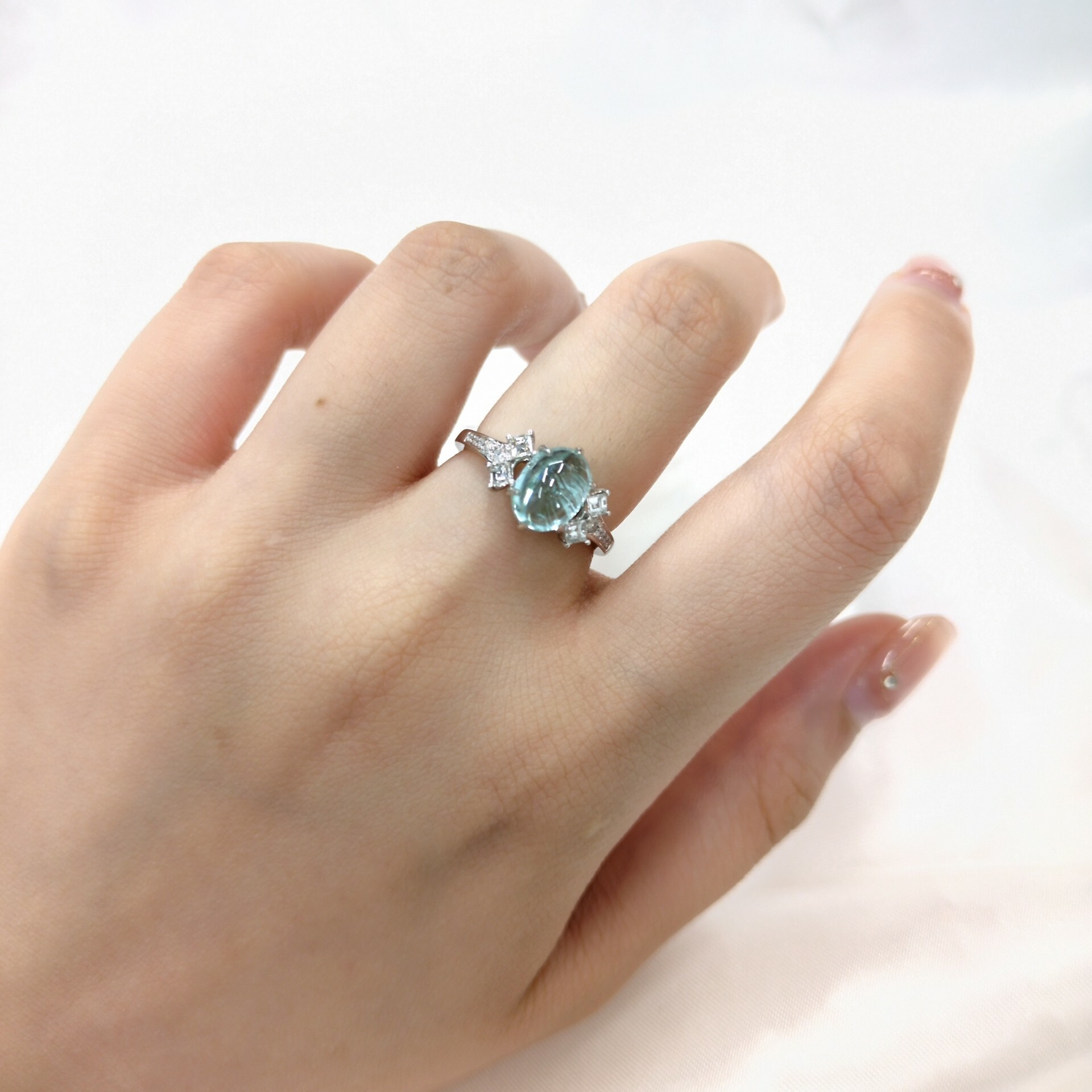18K White Gold 1.73ct Paraiba and Diamond Ring