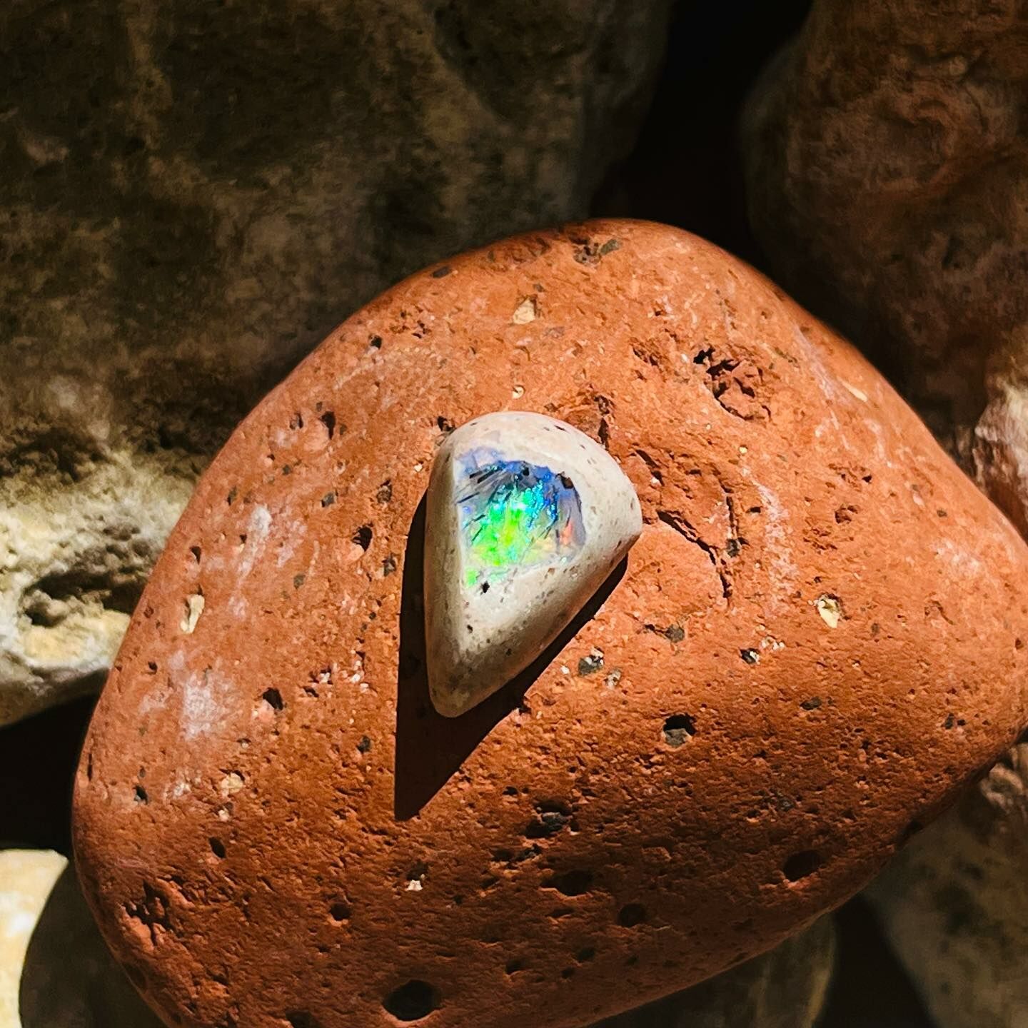 [原石] 墨西哥火蛋白石