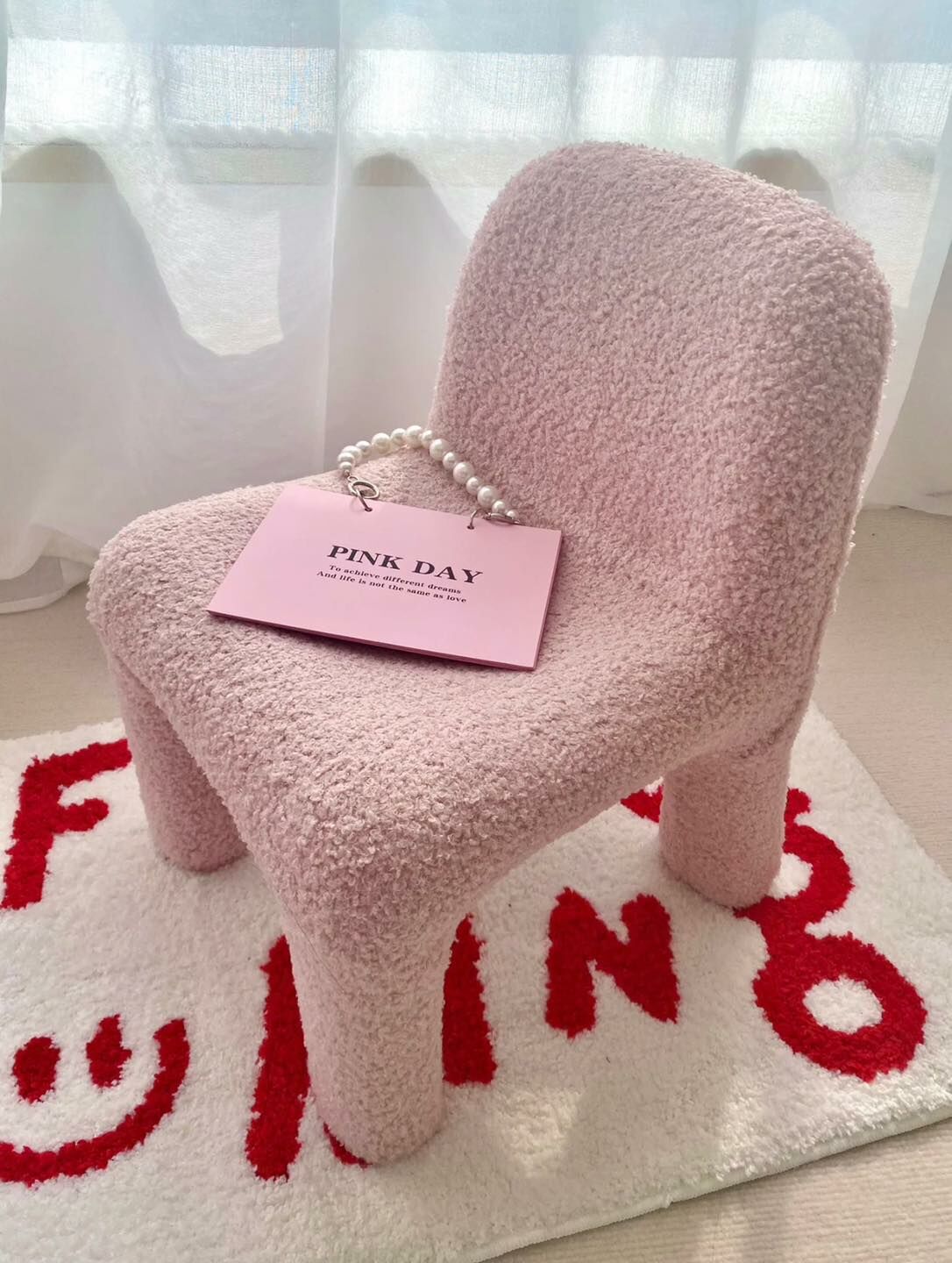 粉fufu羊羔絨小椅子