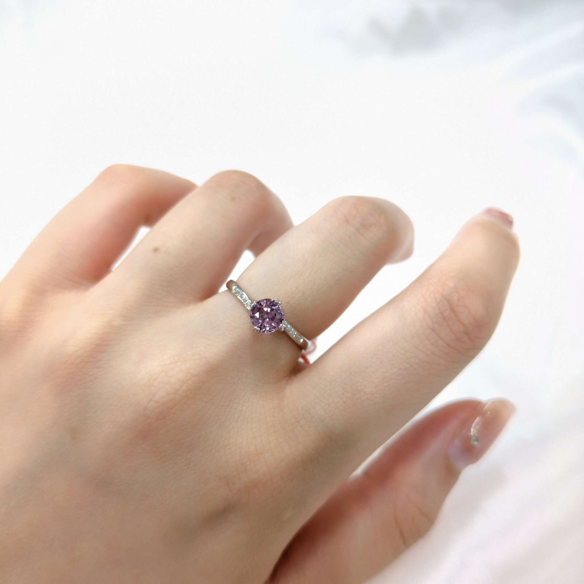 全新18K白金【單粒71份粉紅藍寶】配4份鑽石戒指