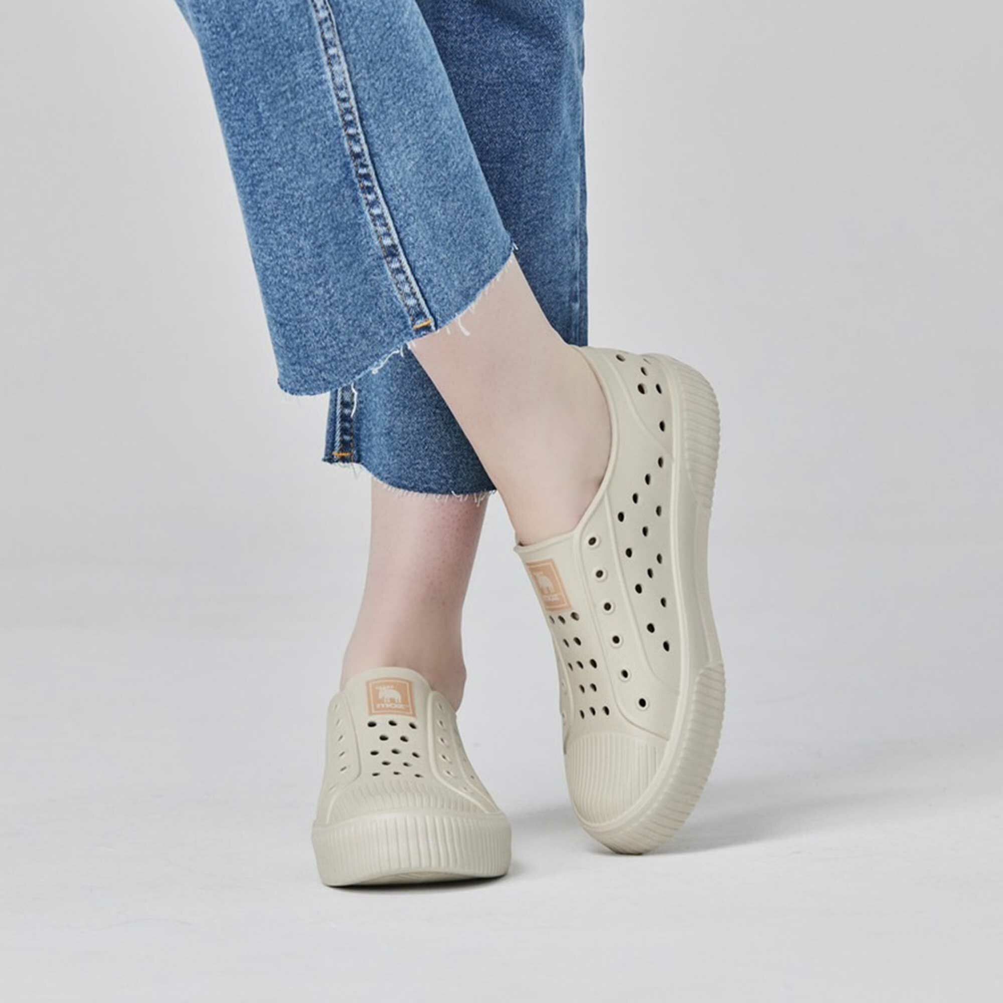 MOMO樣專用 新品上市】moz瑞典駝鹿巧巴達eva 2way 穆勒涼拖鞋(黑)