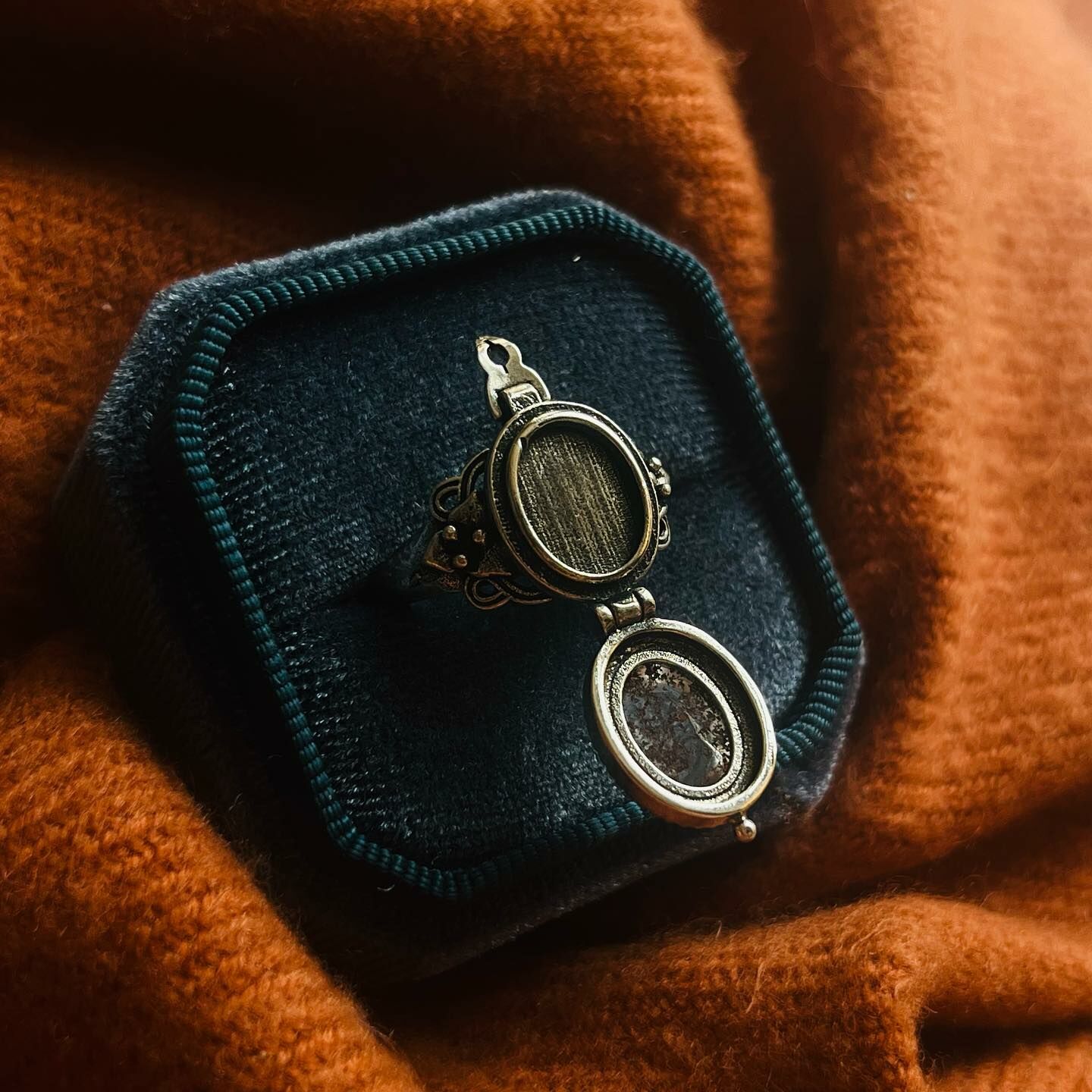 [原石] 四季幽靈水晶 盒子戒指 藏銀