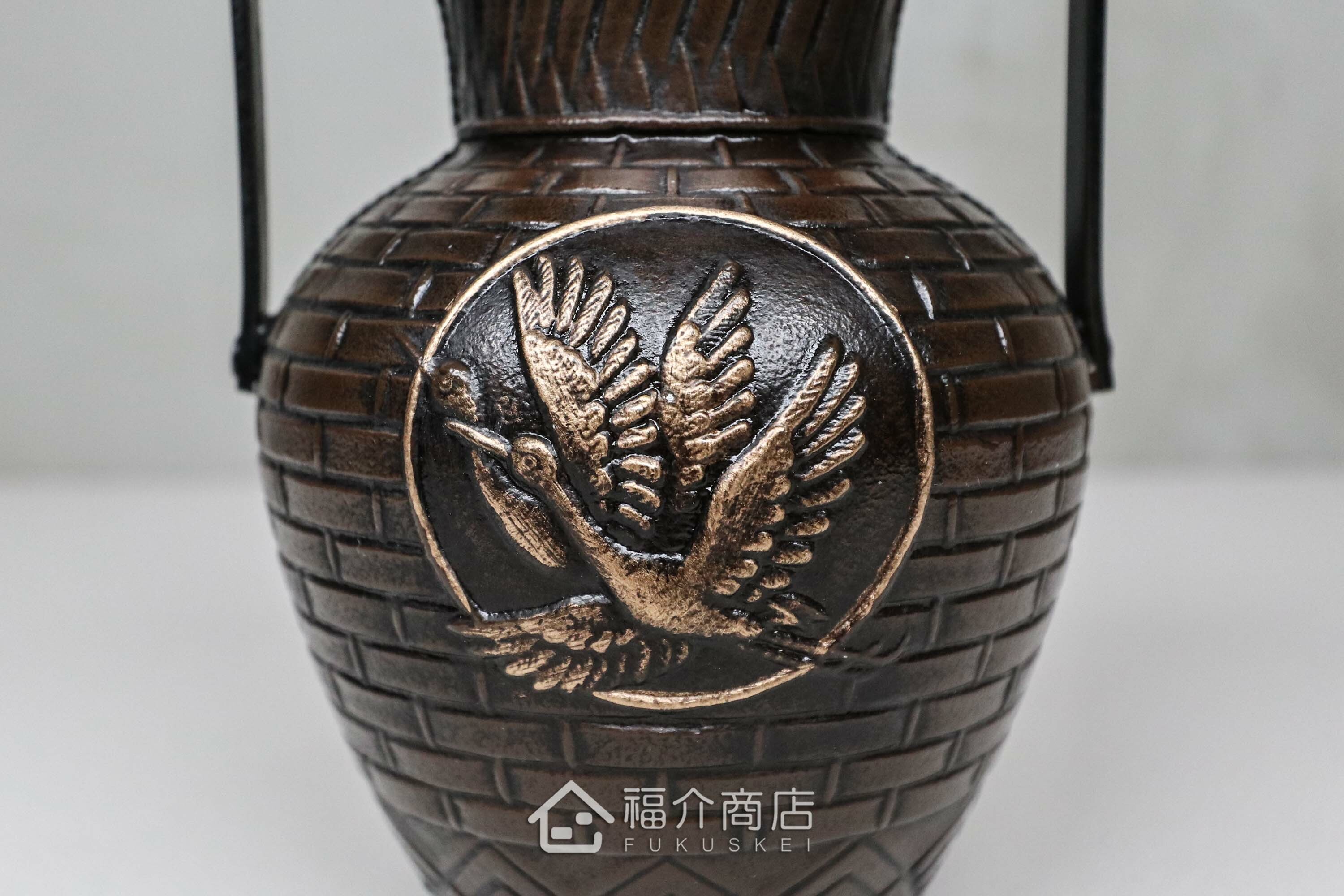 用於插花草或擺設的日本鶴造型花瓶花器